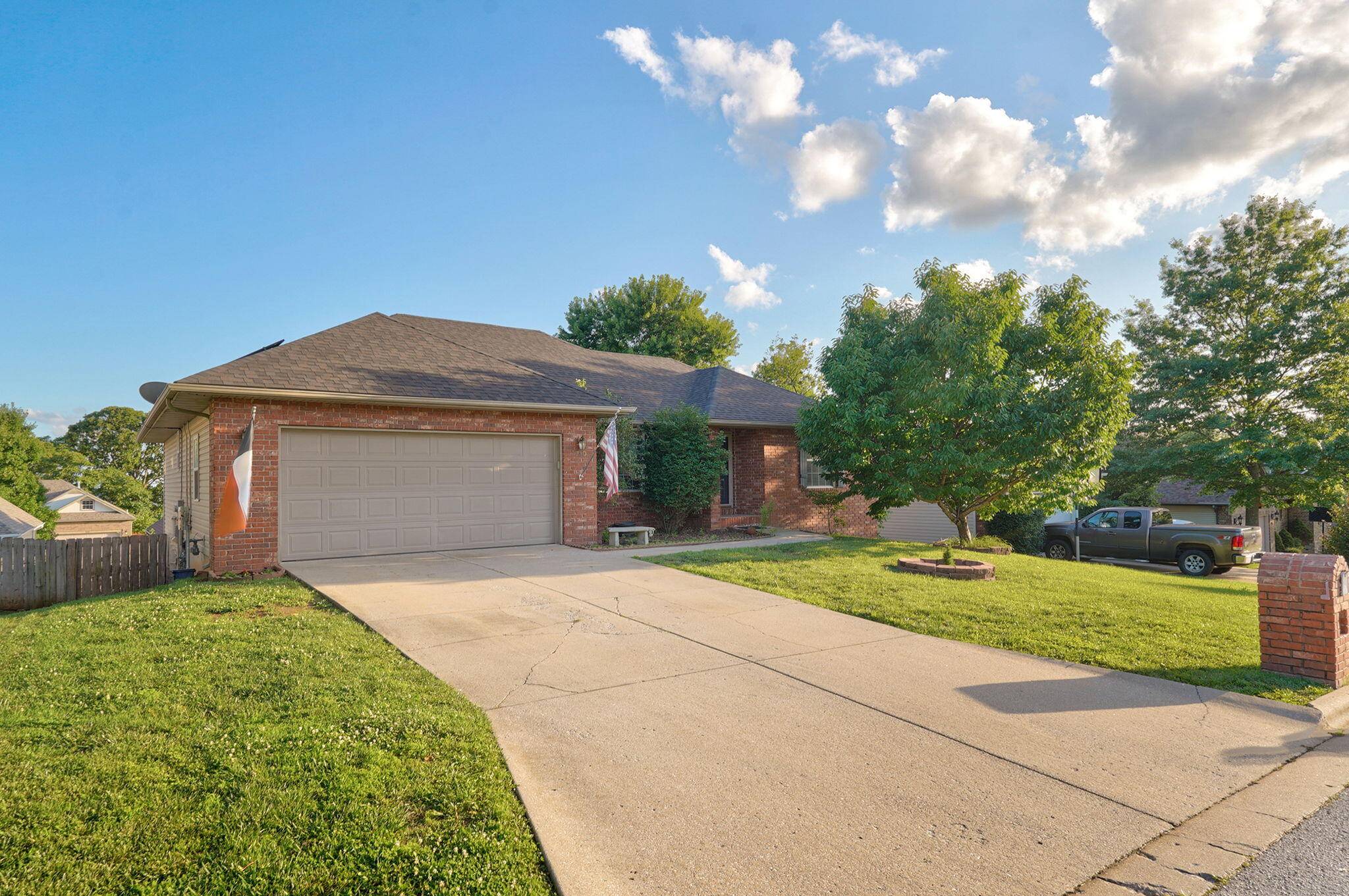 710 Silver Streak RD, Nixa, MO 65714