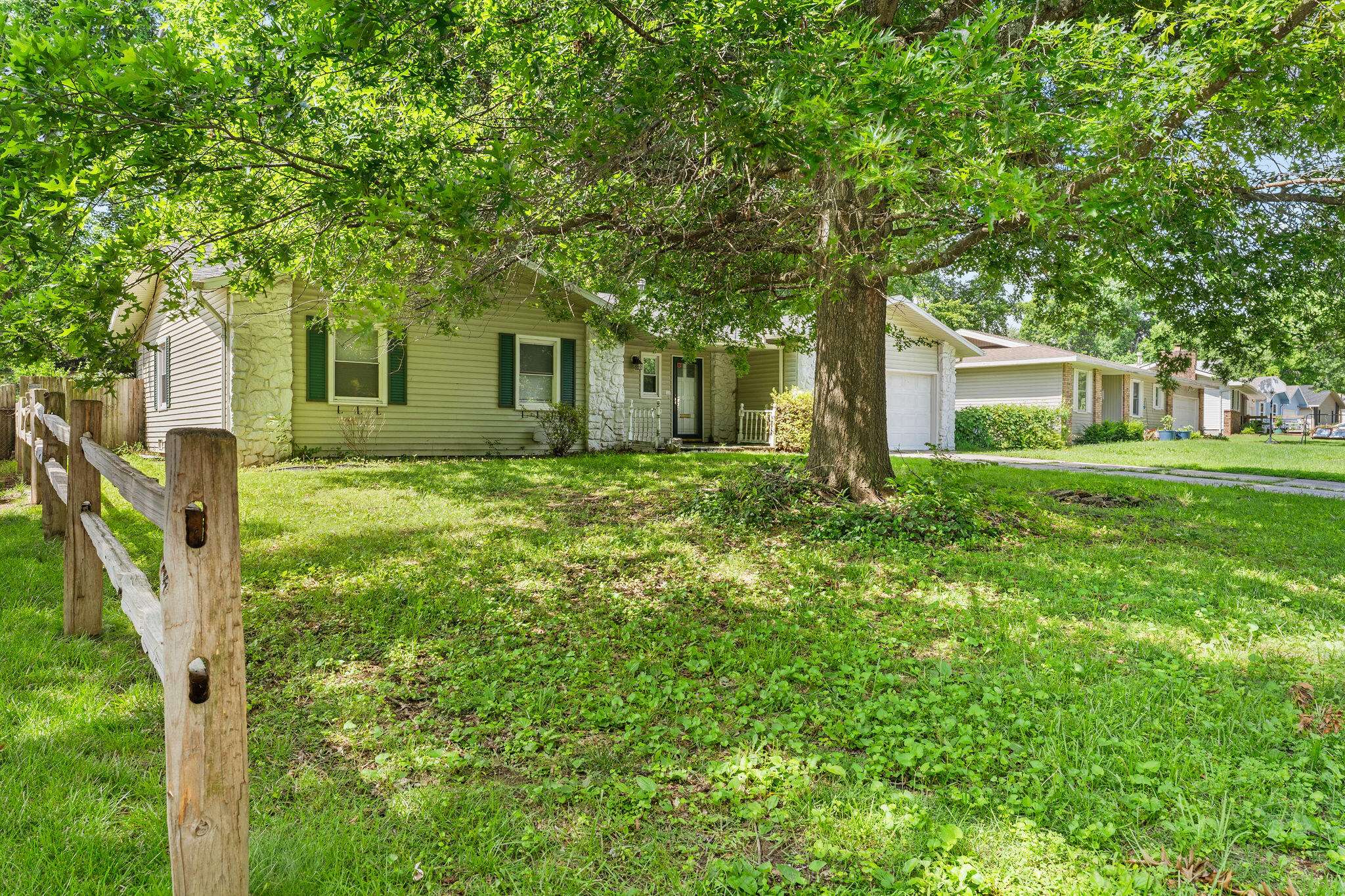 3012 W Countryside DR, Springfield, MO 65807