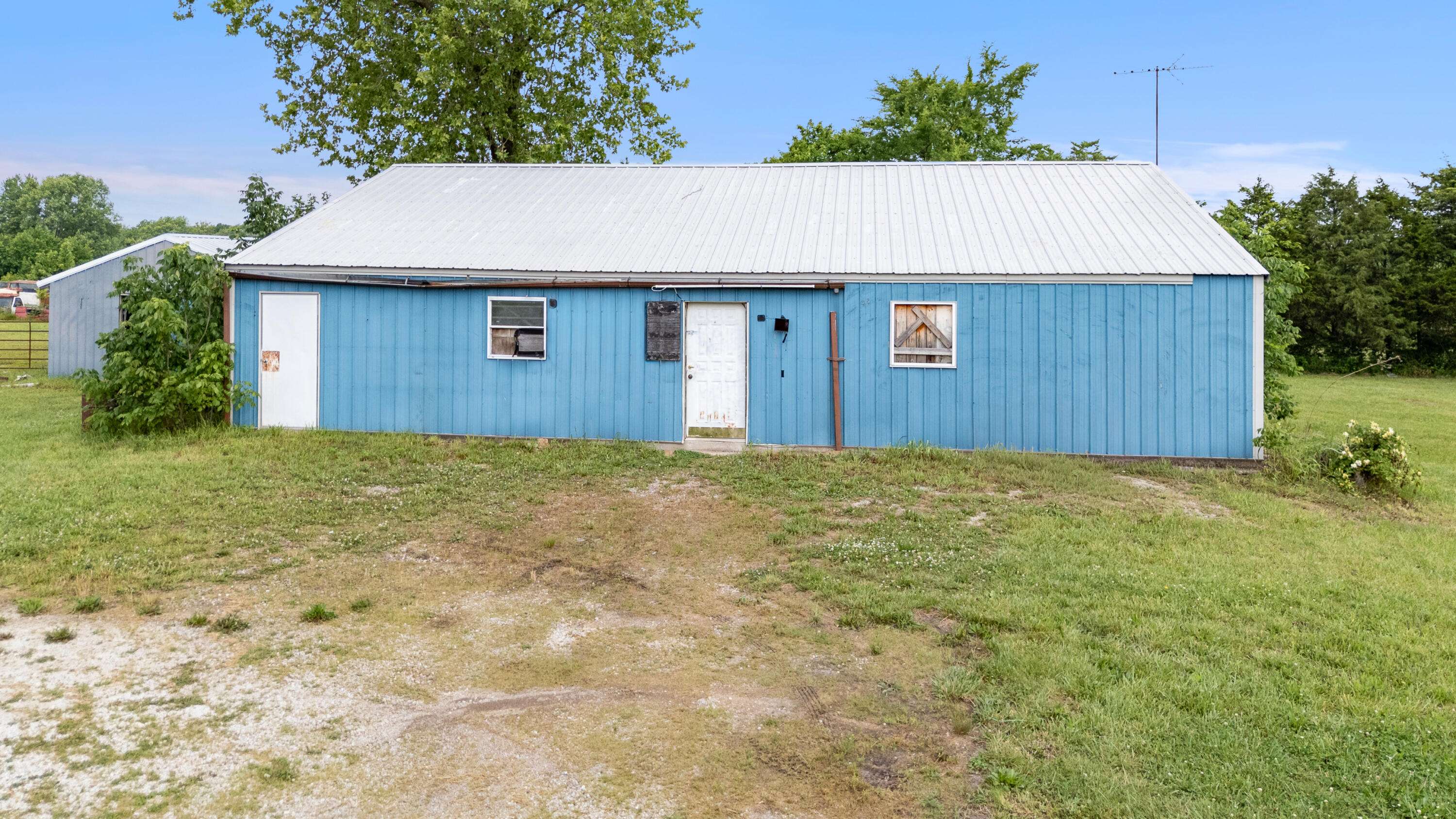 26095 State Highway 37, Washburn, MO 65772