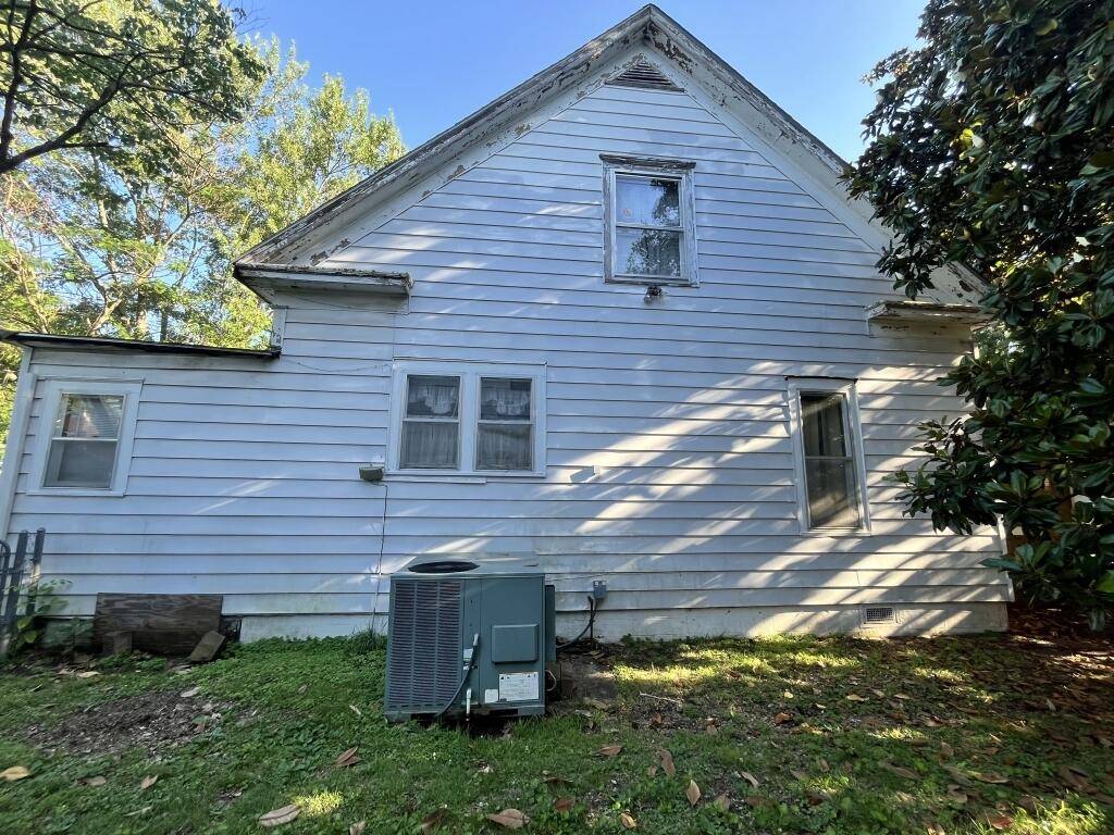 515 Euclid AVE, Monett, MO 65708