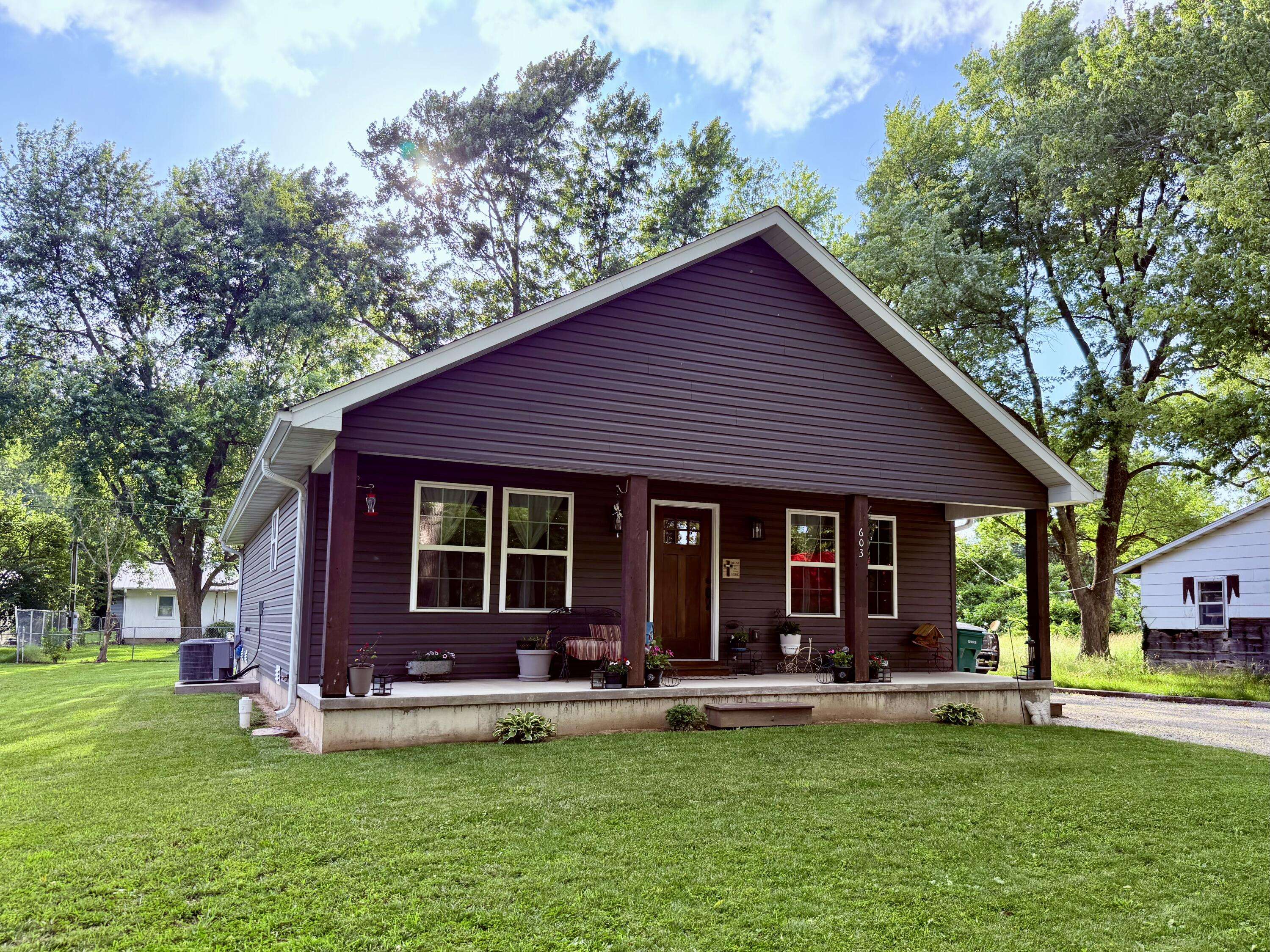 603 S High ST, Mountain Grove, MO 65711