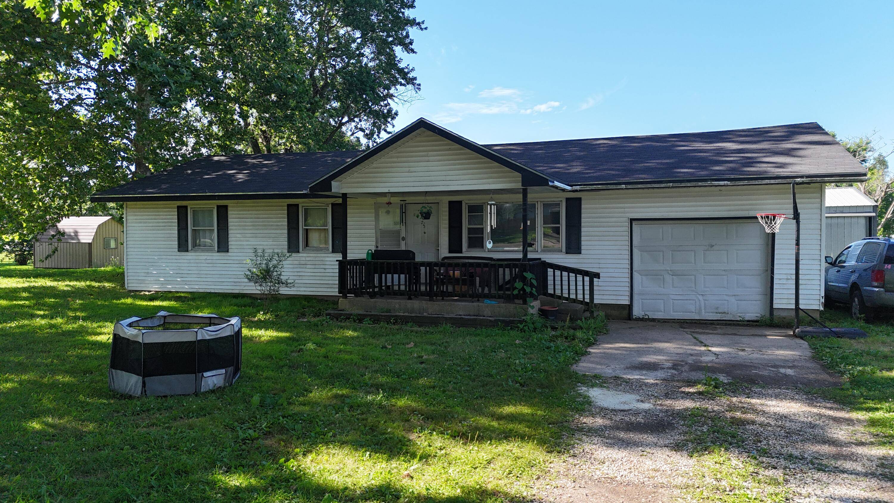 506 E Van Every ST, Seymour, MO 65746