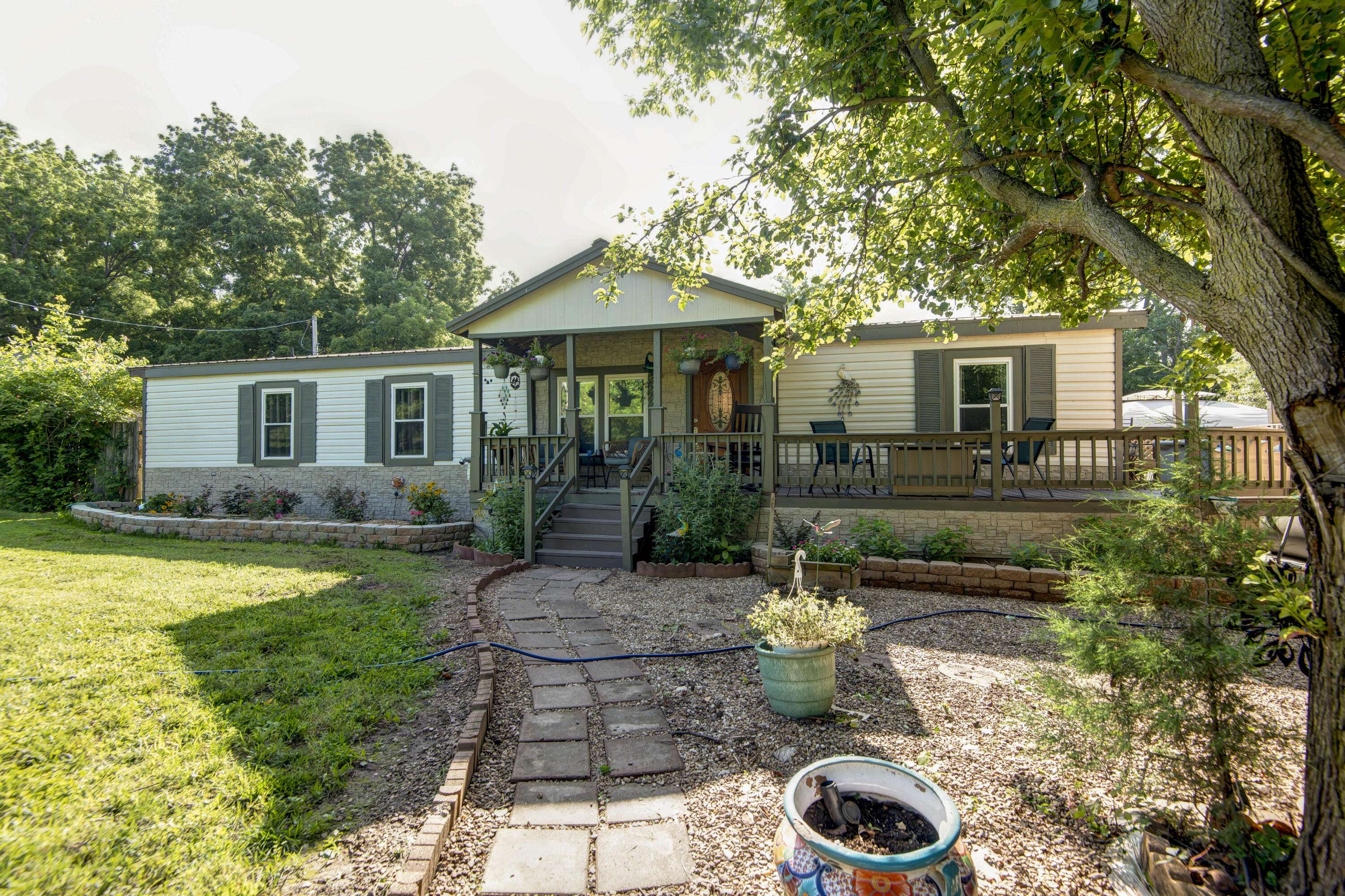 824 N Walnut ST, Pierce City, MO 65723