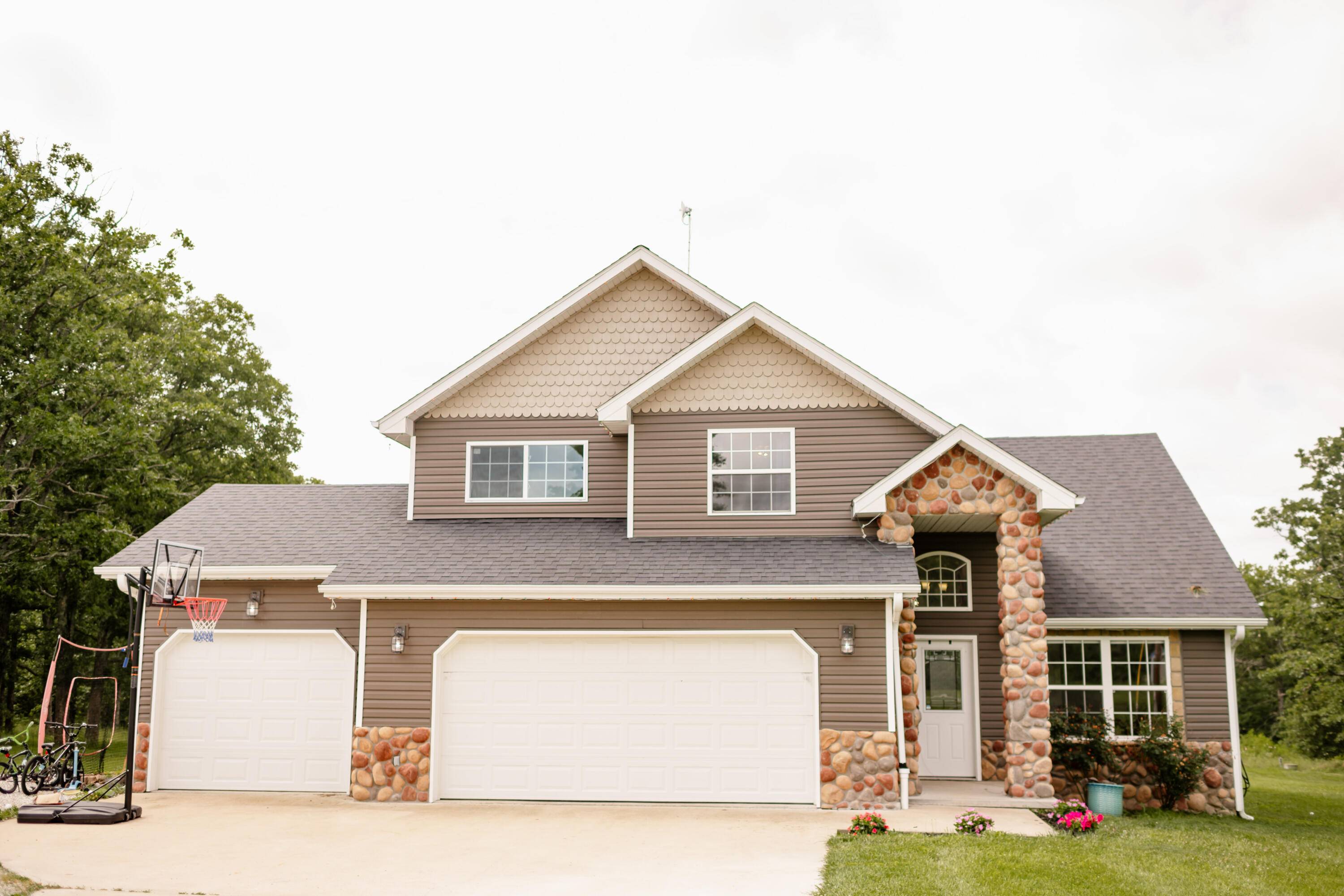 12048 State Highway 32, Roby, MO 65557