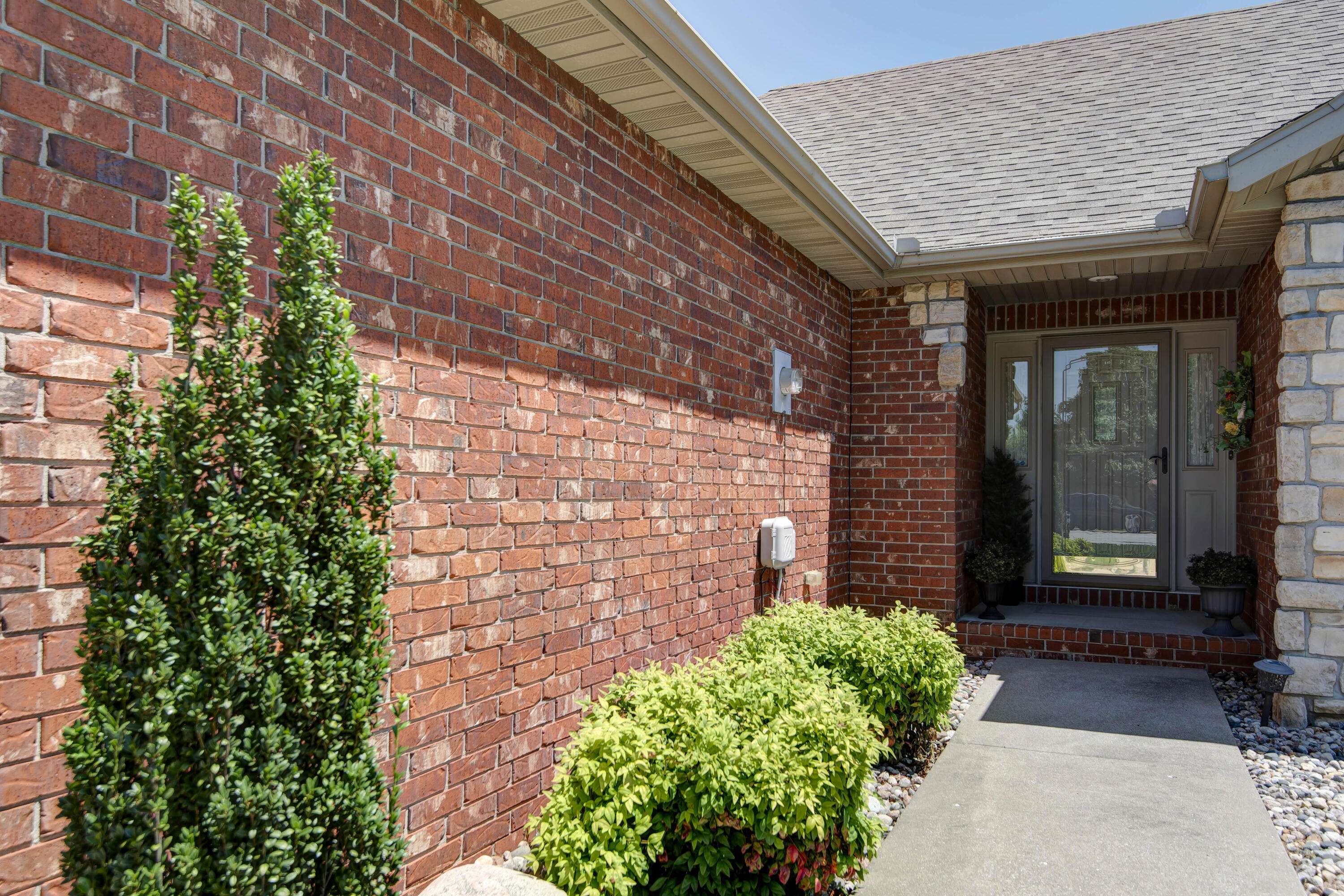 5306 N 12th AVE, Ozark, MO 65721