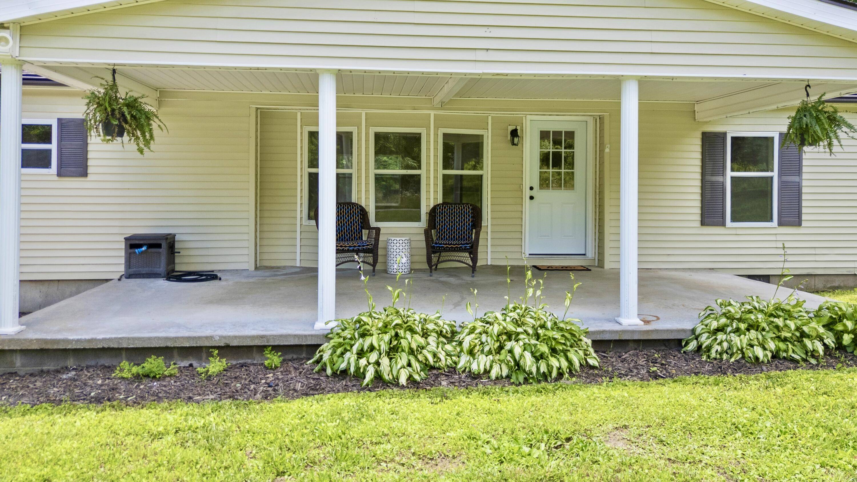 2425 Farm Road 2130, Exeter, MO 65647