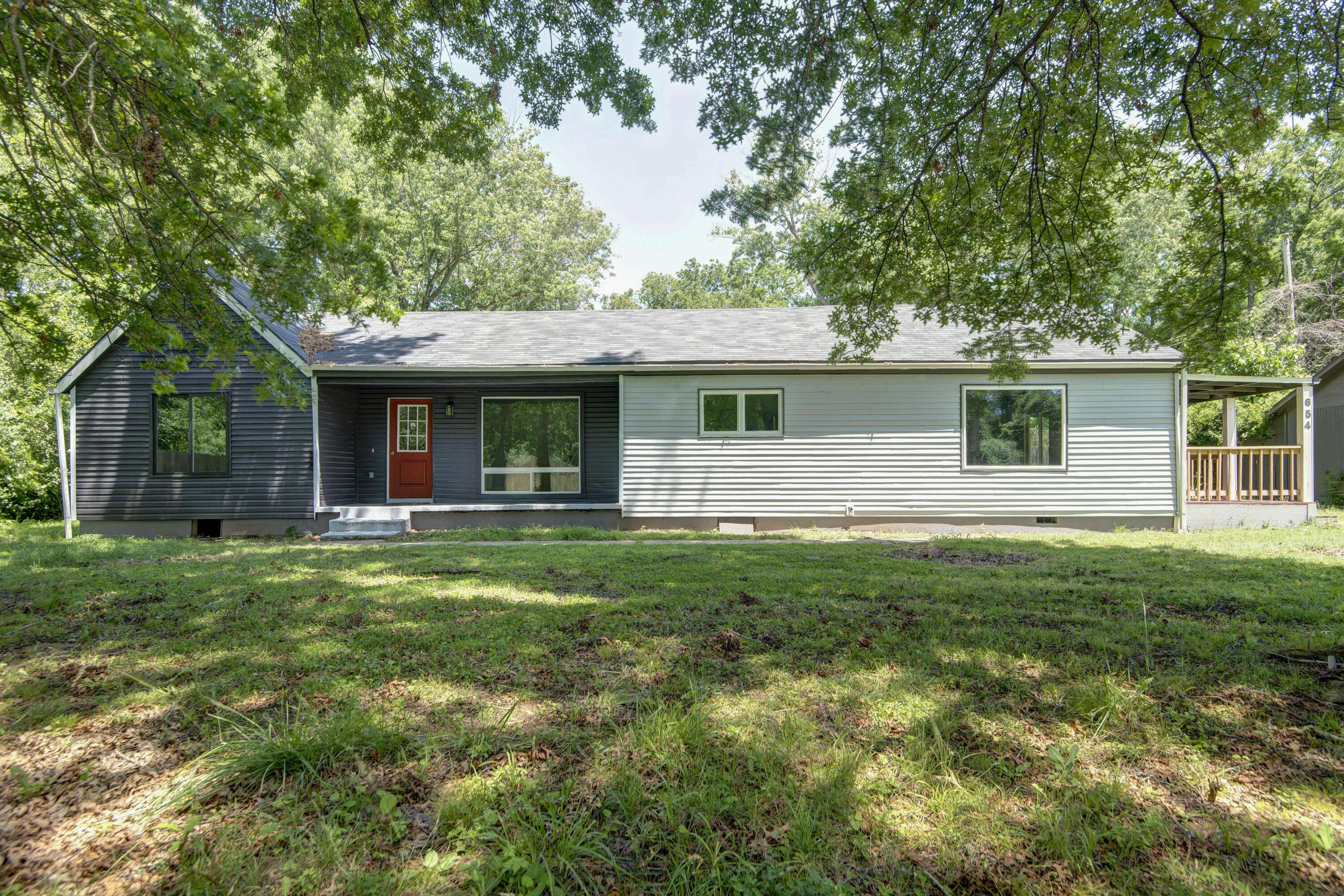 654 S Laurel AVE, Springfield, MO 65802