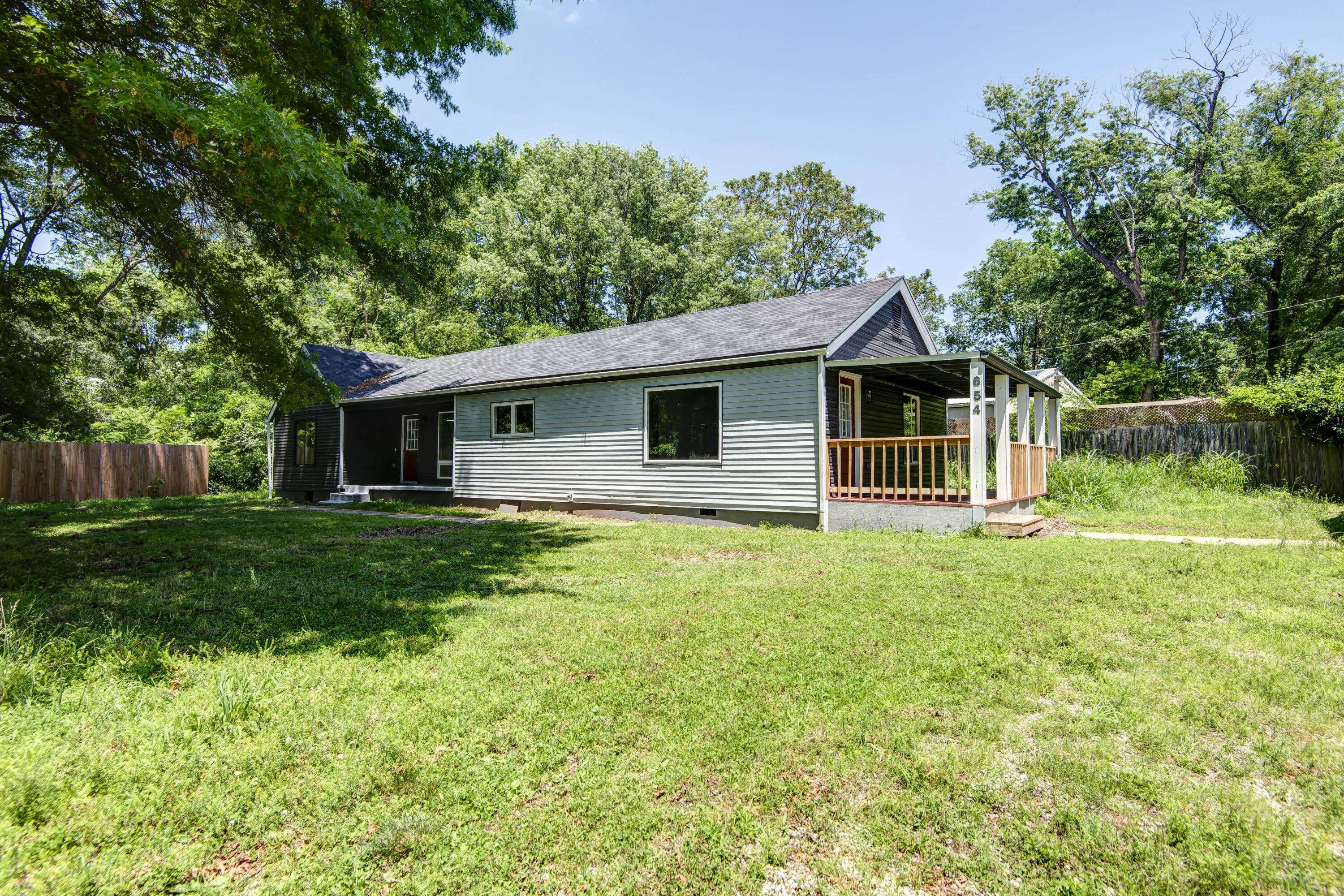 654 S Laurel AVE, Springfield, MO 65802