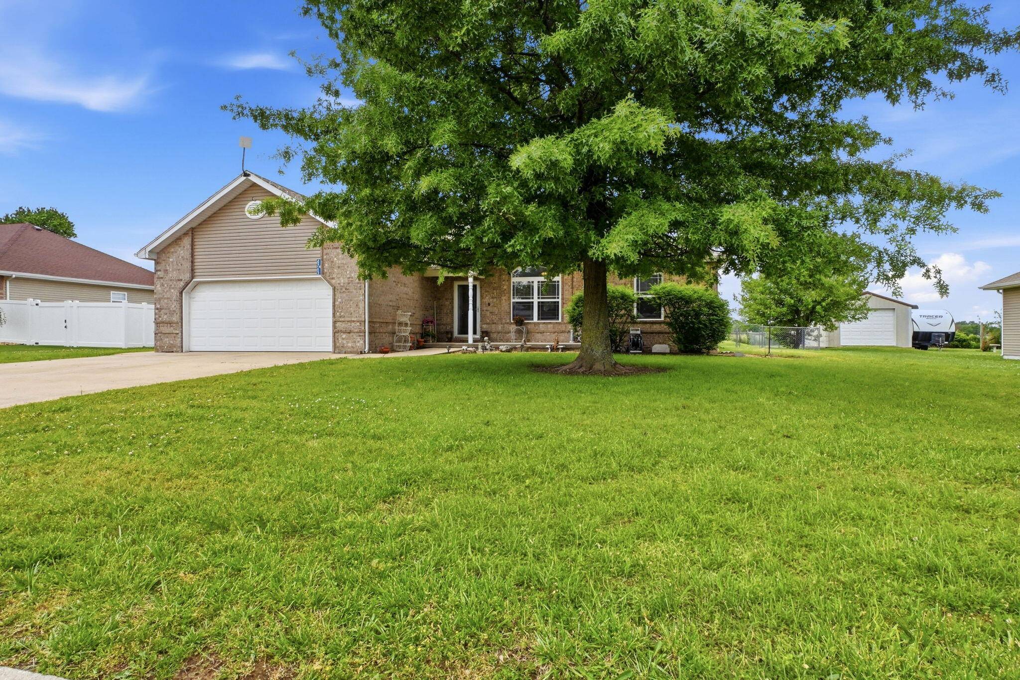 4763 S 129th RD, Bolivar, MO 65613