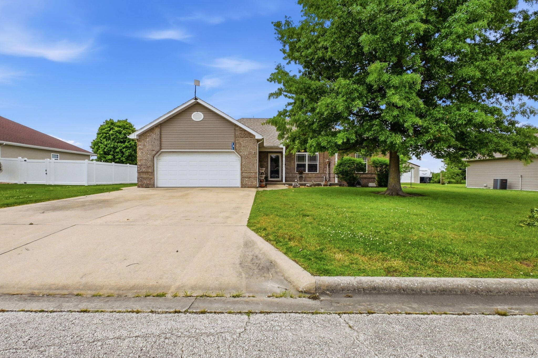 4763 S 129th RD, Bolivar, MO 65613