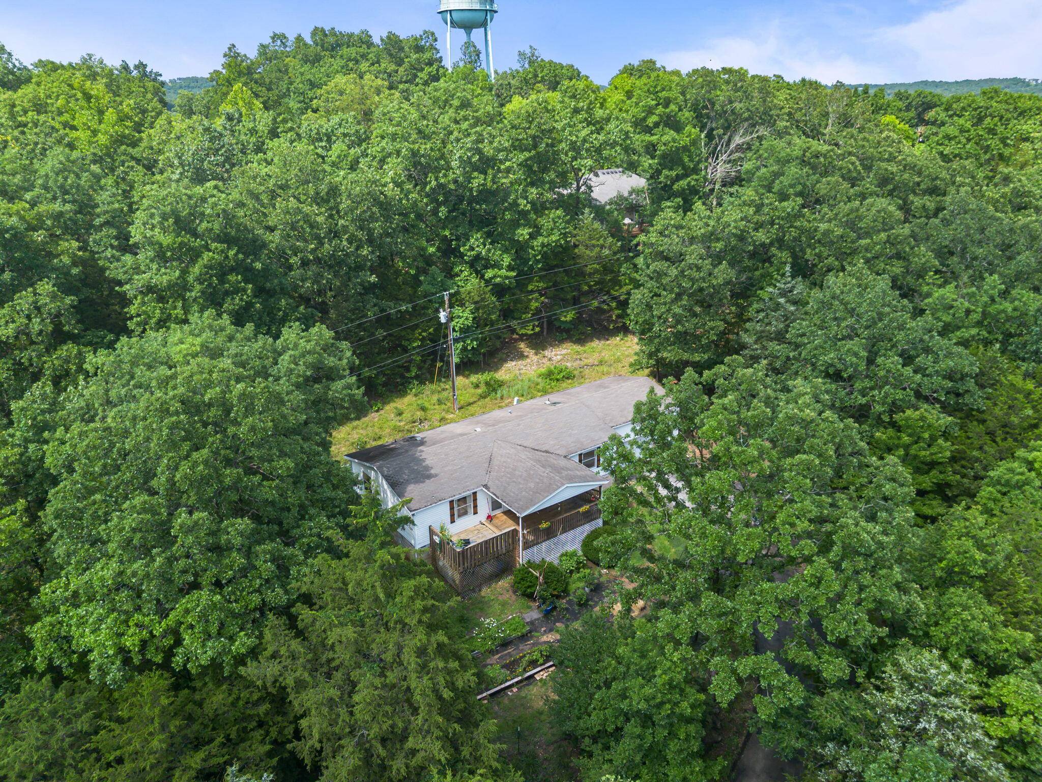 500 Wallace DR, Rockaway Beach, MO 65740