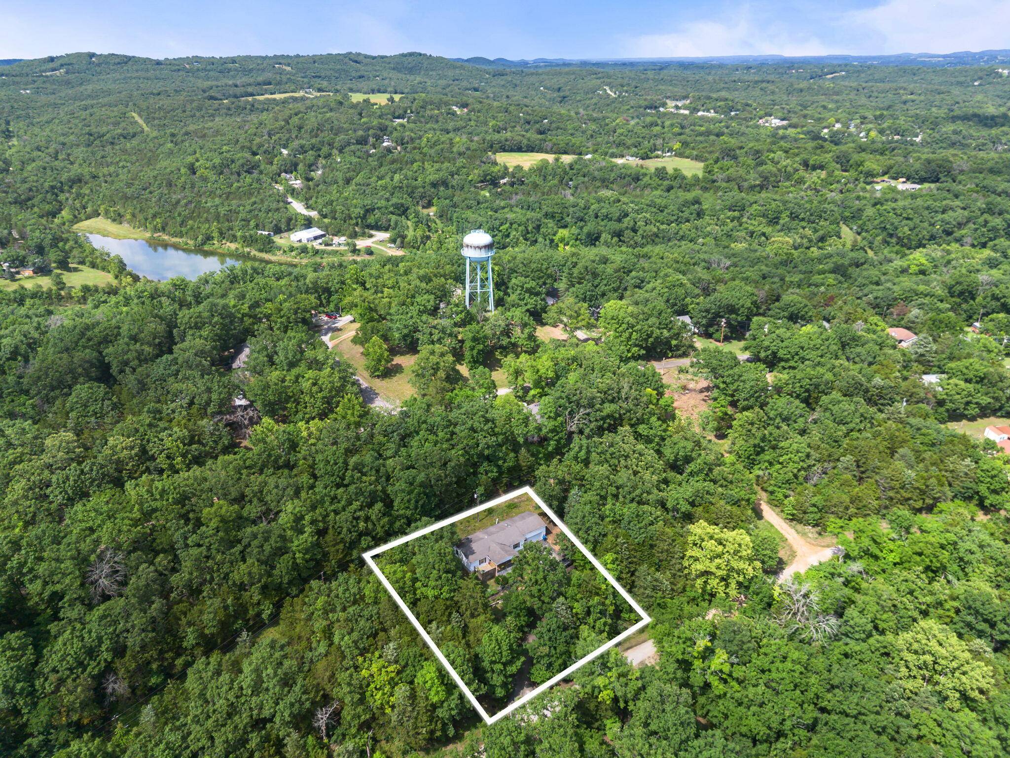 500 Wallace DR, Rockaway Beach, MO 65740