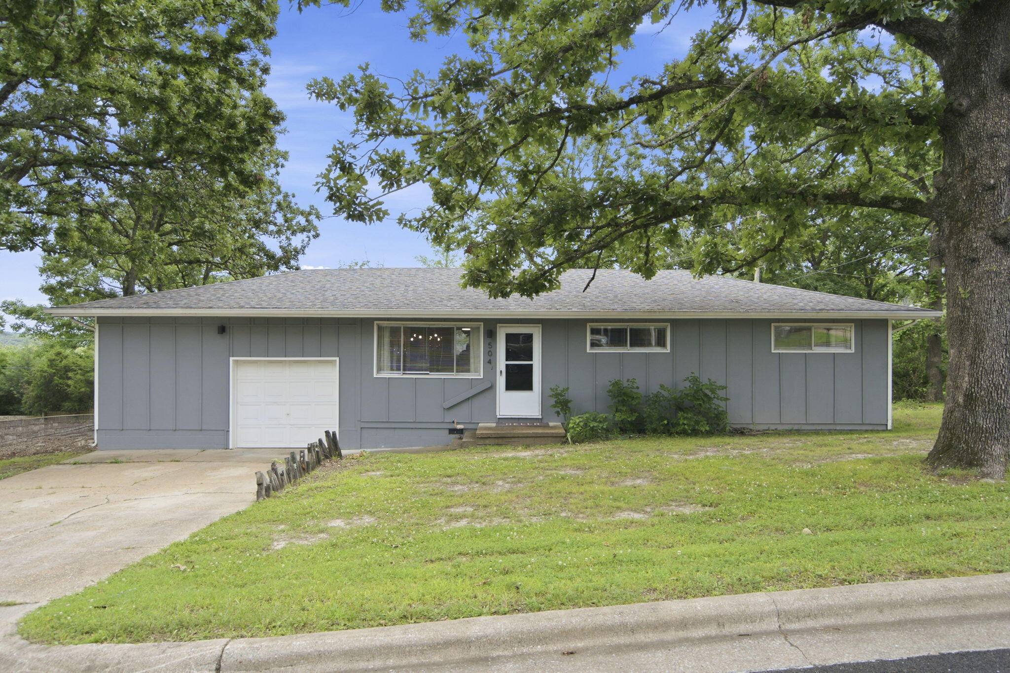504 Truman DR, Branson, MO 65616