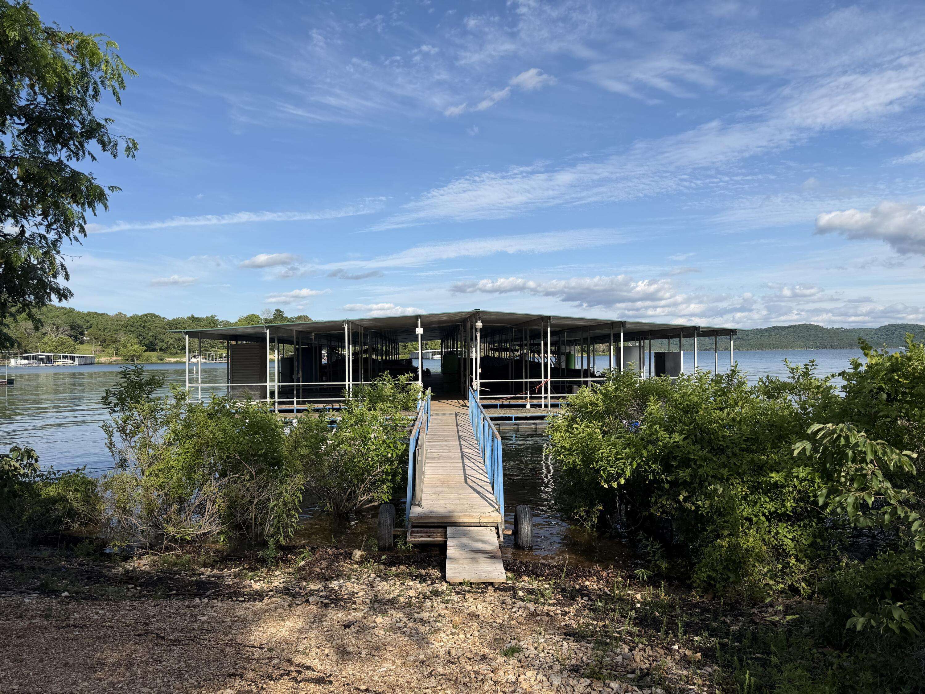 570 Indian Valley RD, Branson West, MO 65737