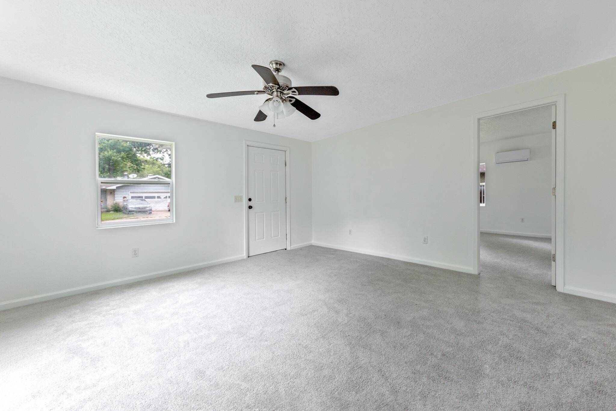 205 W 5th ST, Pineville, MO 64856