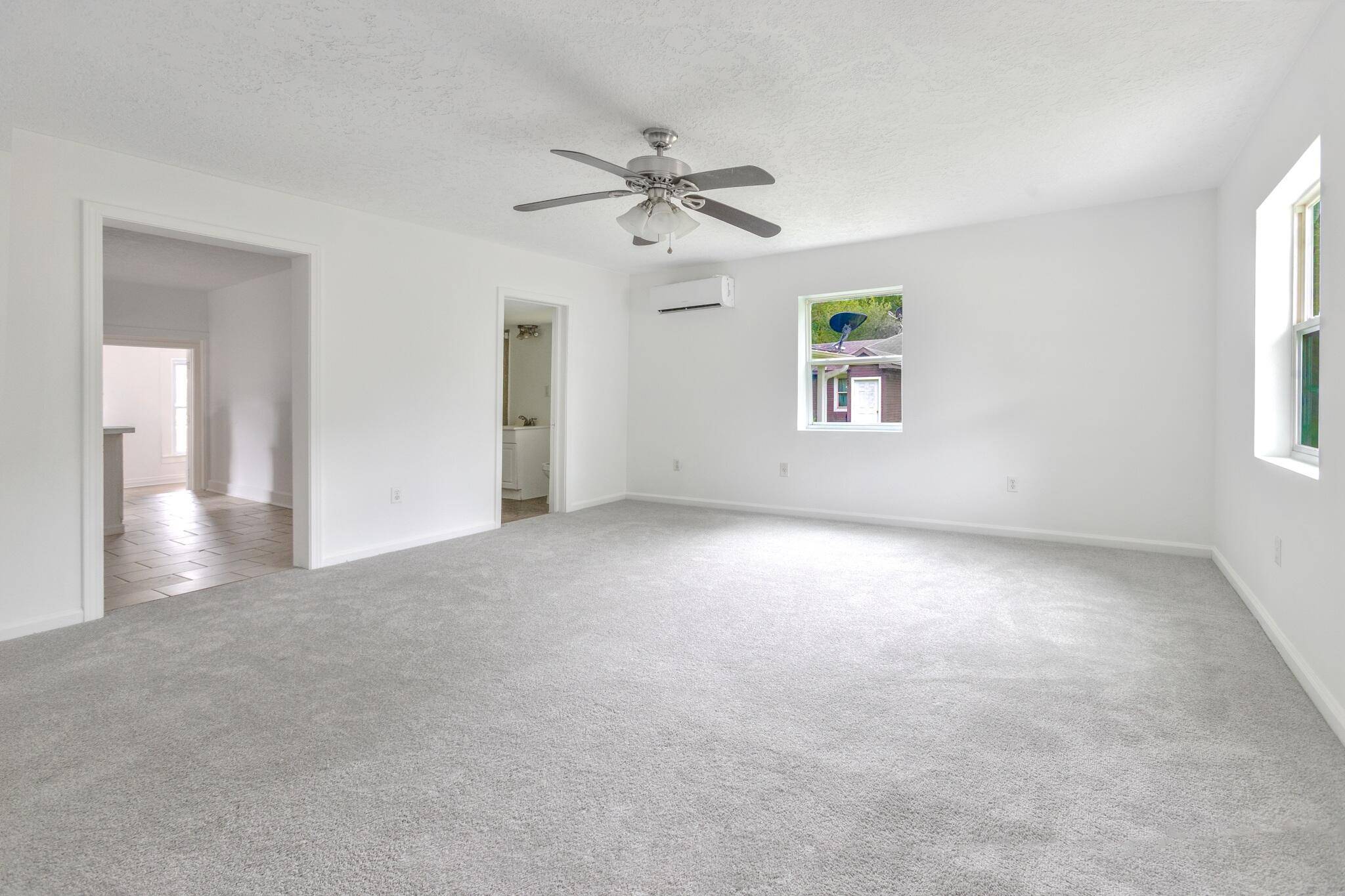 205 W 5th ST, Pineville, MO 64856