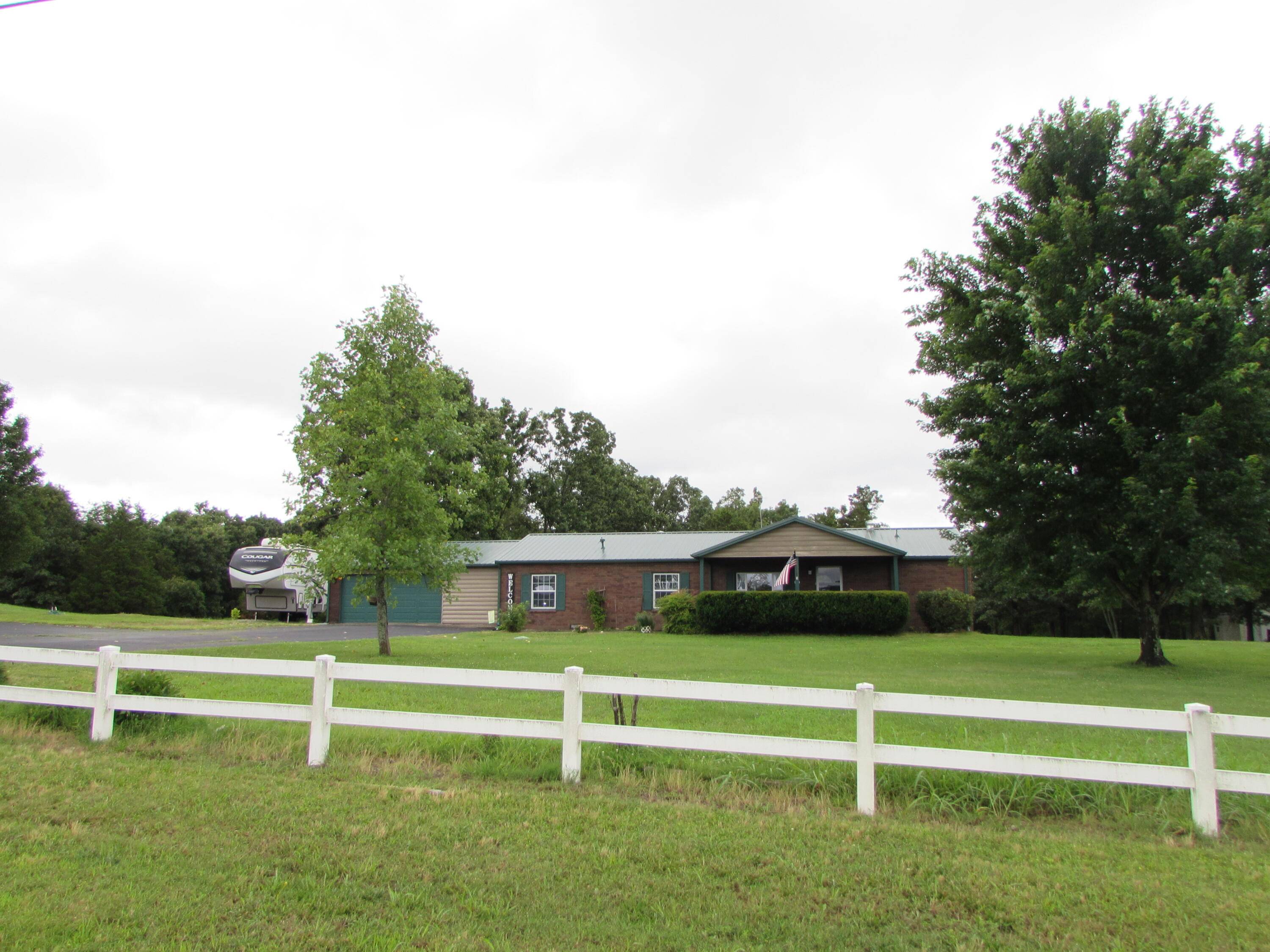 281 Lake Ranch RD, Kissee Mills, MO 65680