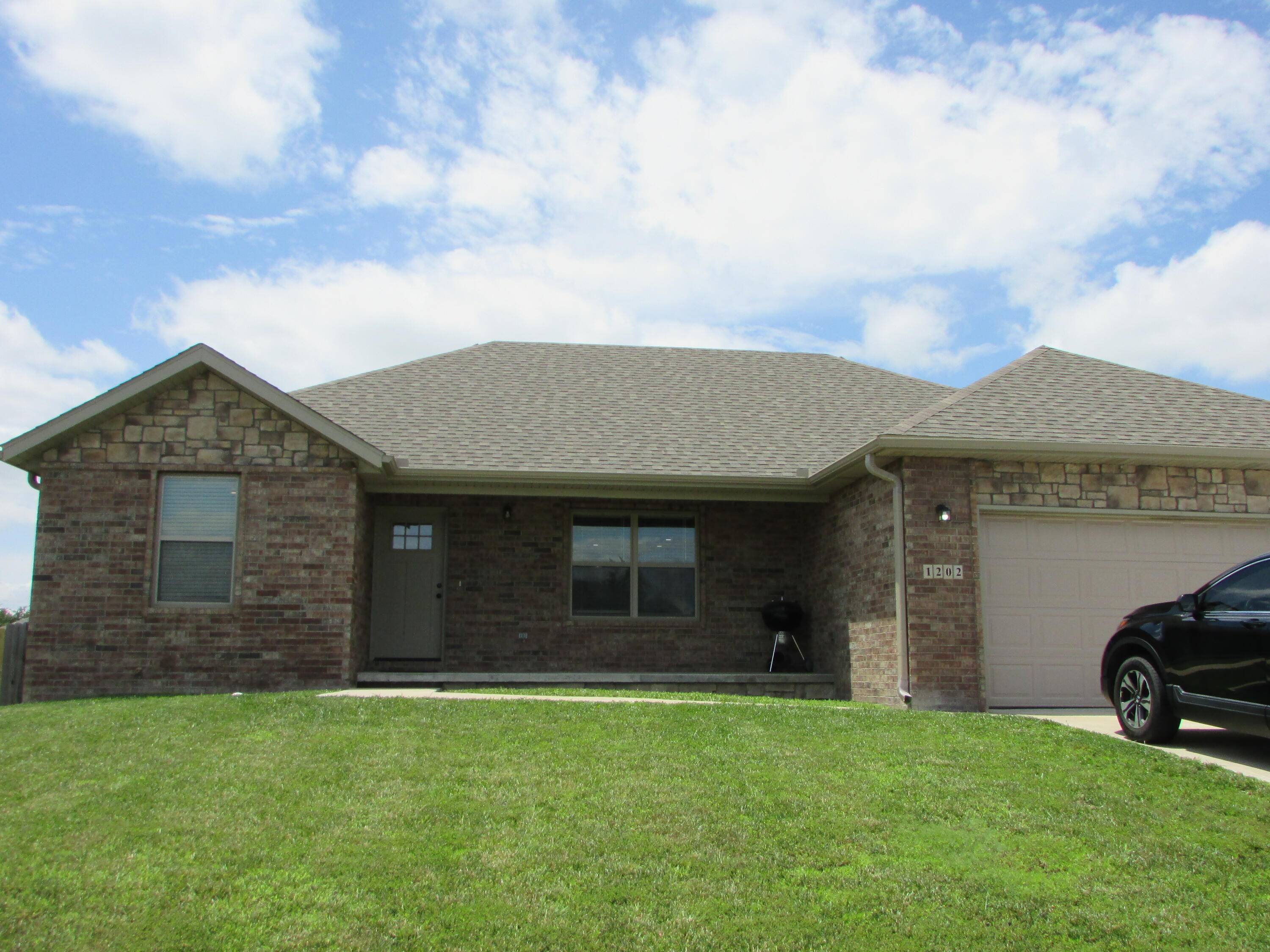 1202 Aundria AVE, Monett, MO 65708