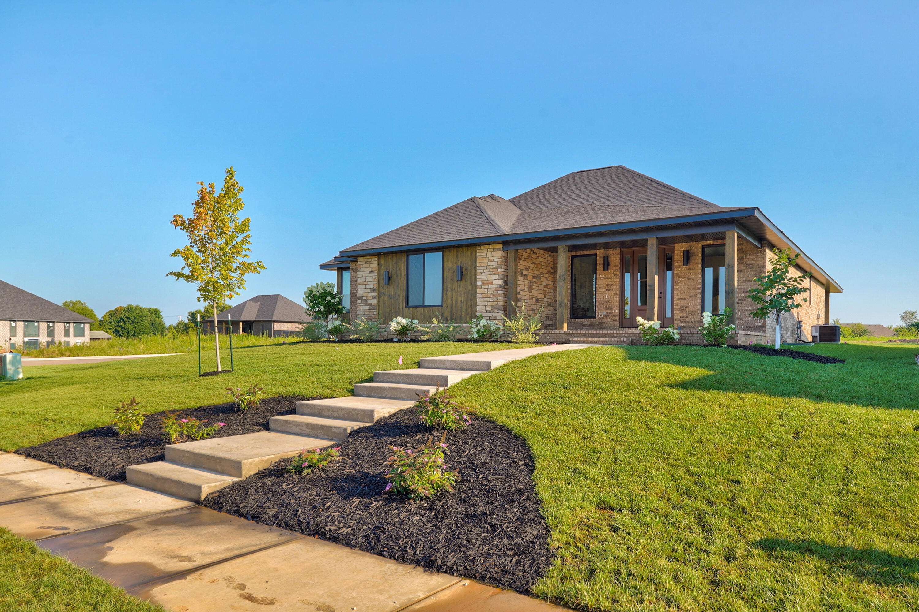 1797 E Skyline AVE, Ozark, MO 65721