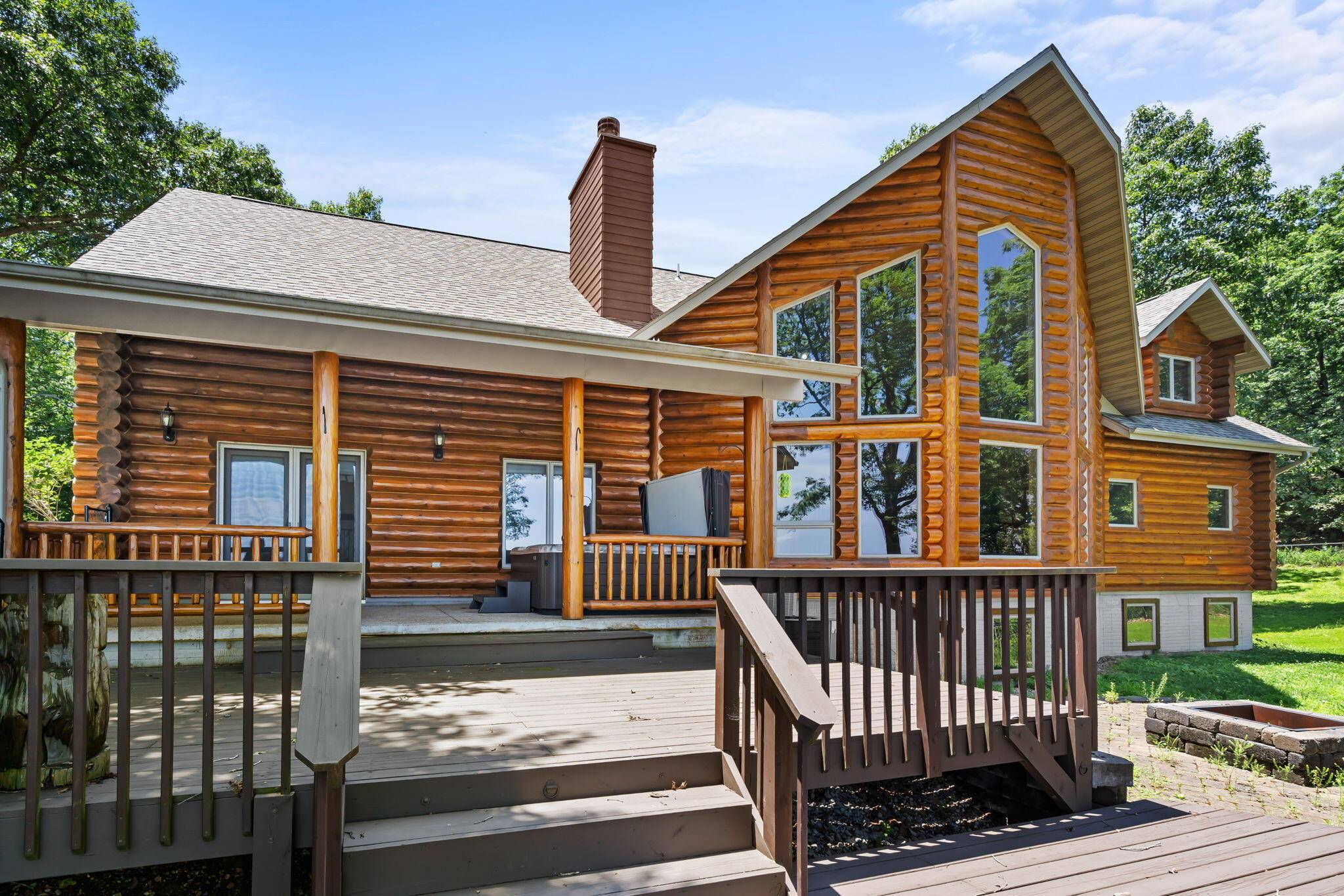 37 Wild Horse LN, Galena, MO 65656