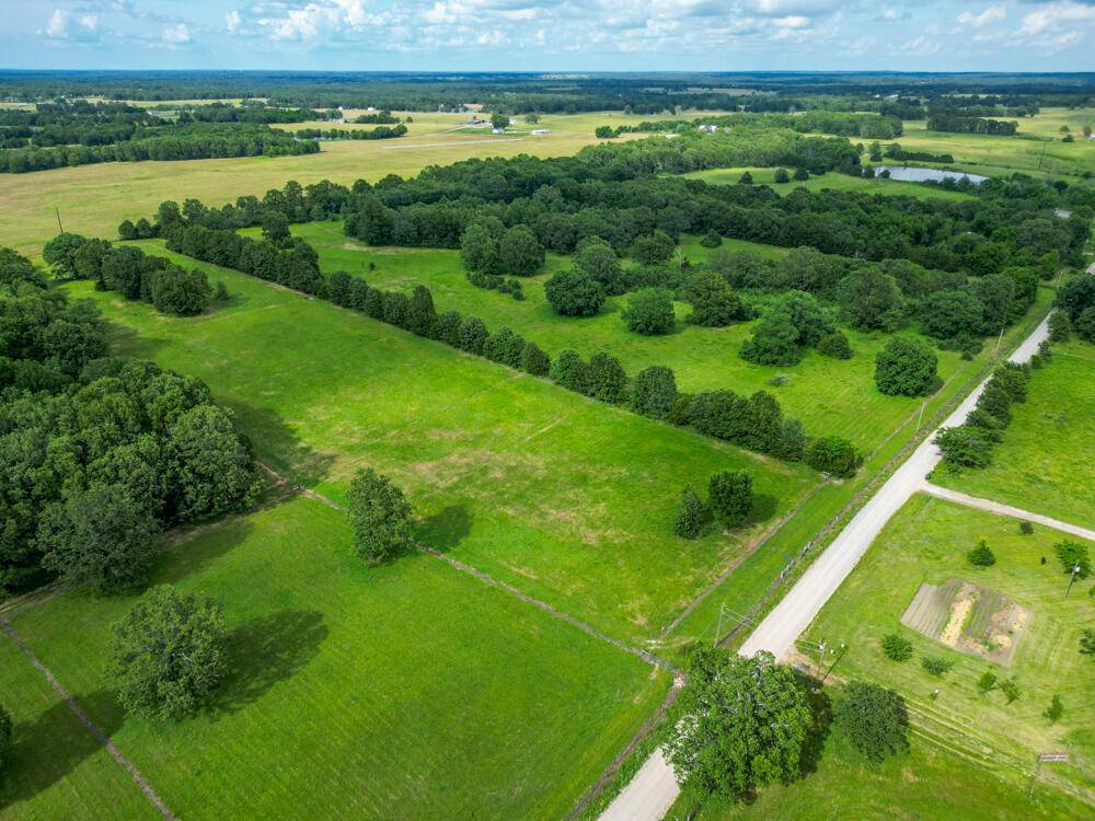 10175 Doe Run RD, Phillipsburg, MO 65722