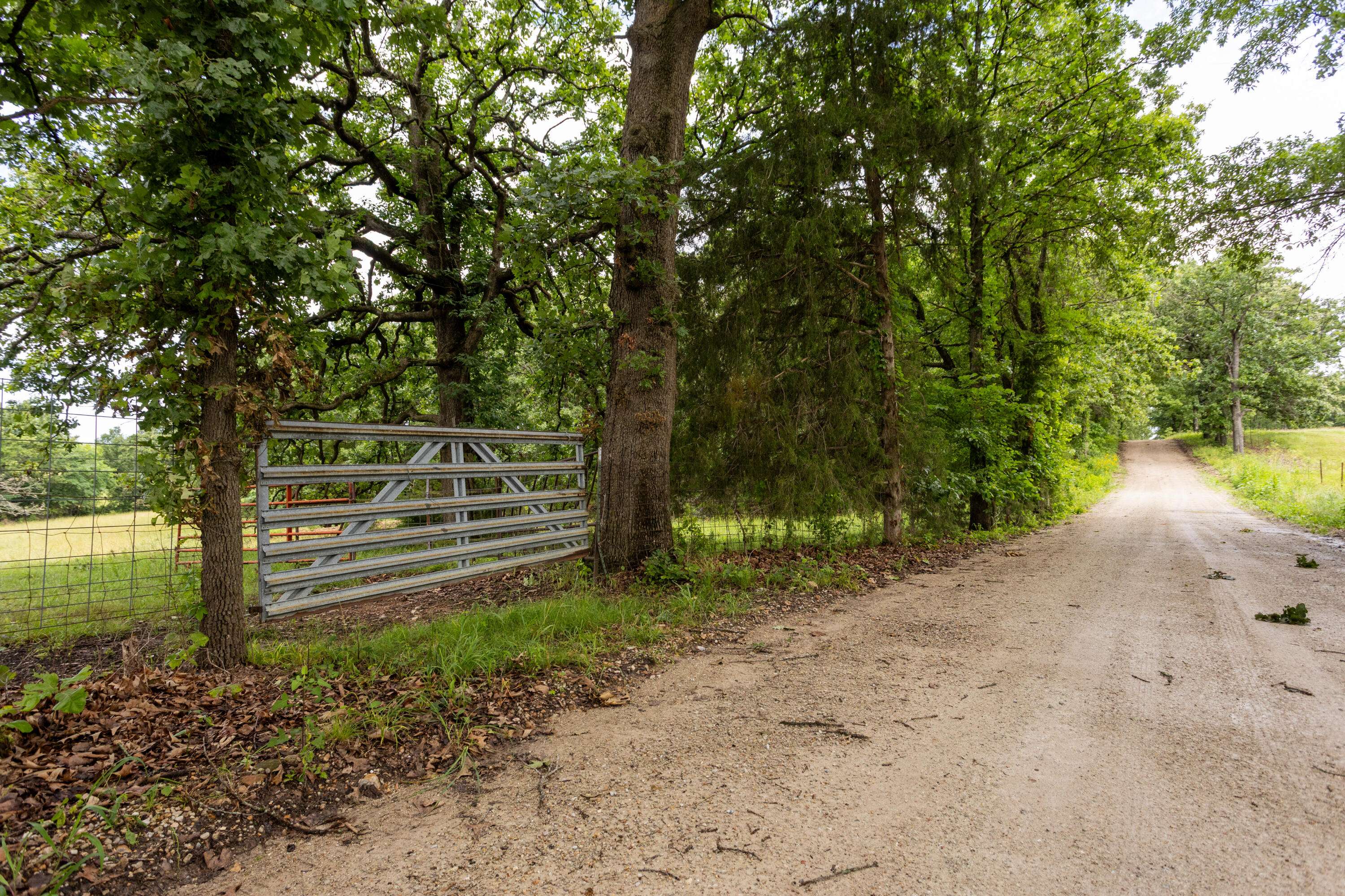 00 S 220th RD, Halfway, MO 65663