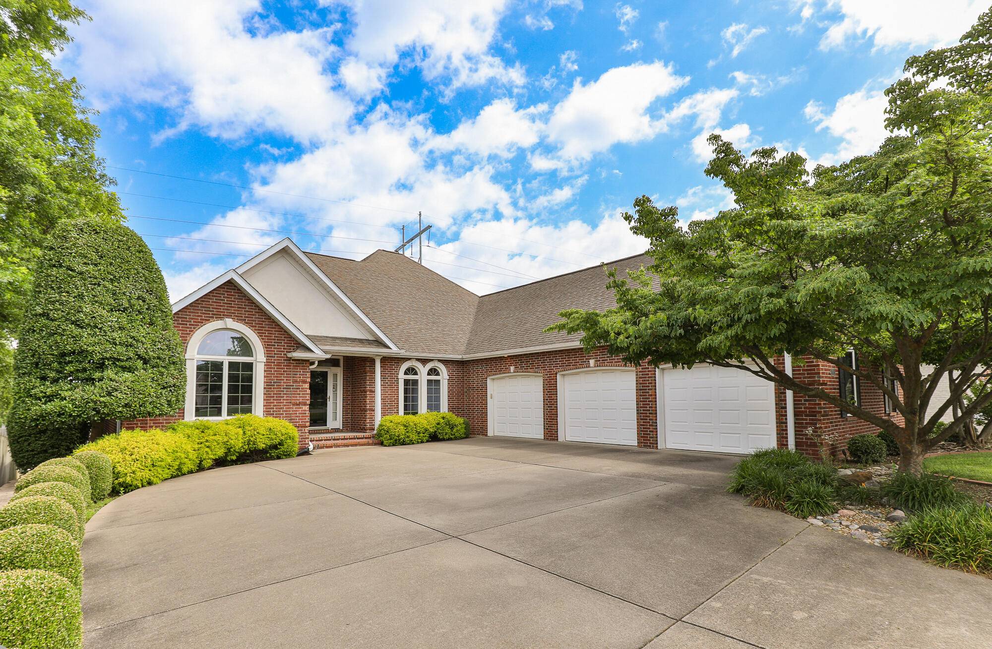 3331 E Fox Grape ST, Springfield, MO 65804