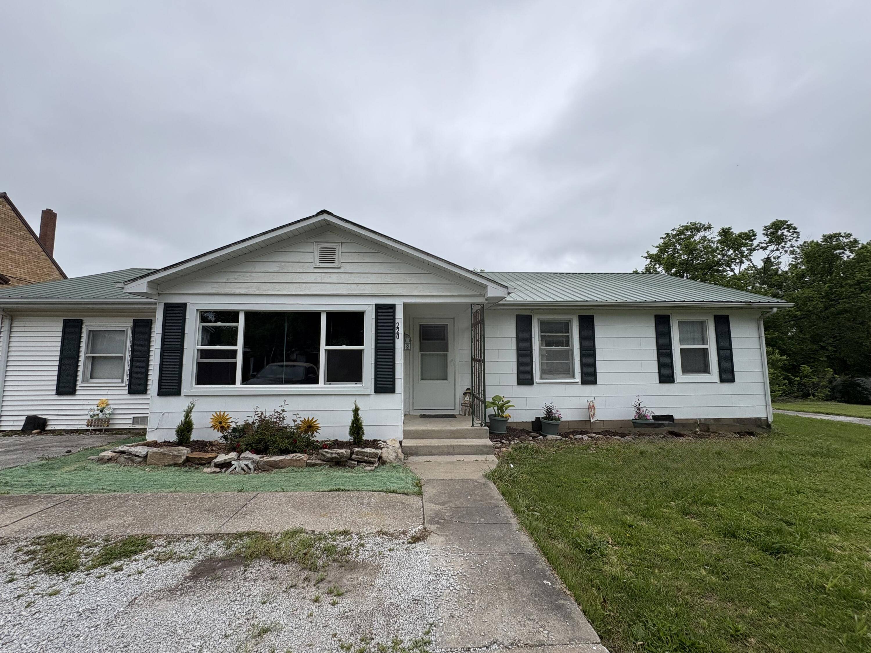 220 Wells ST, Greenfield, MO 65661
