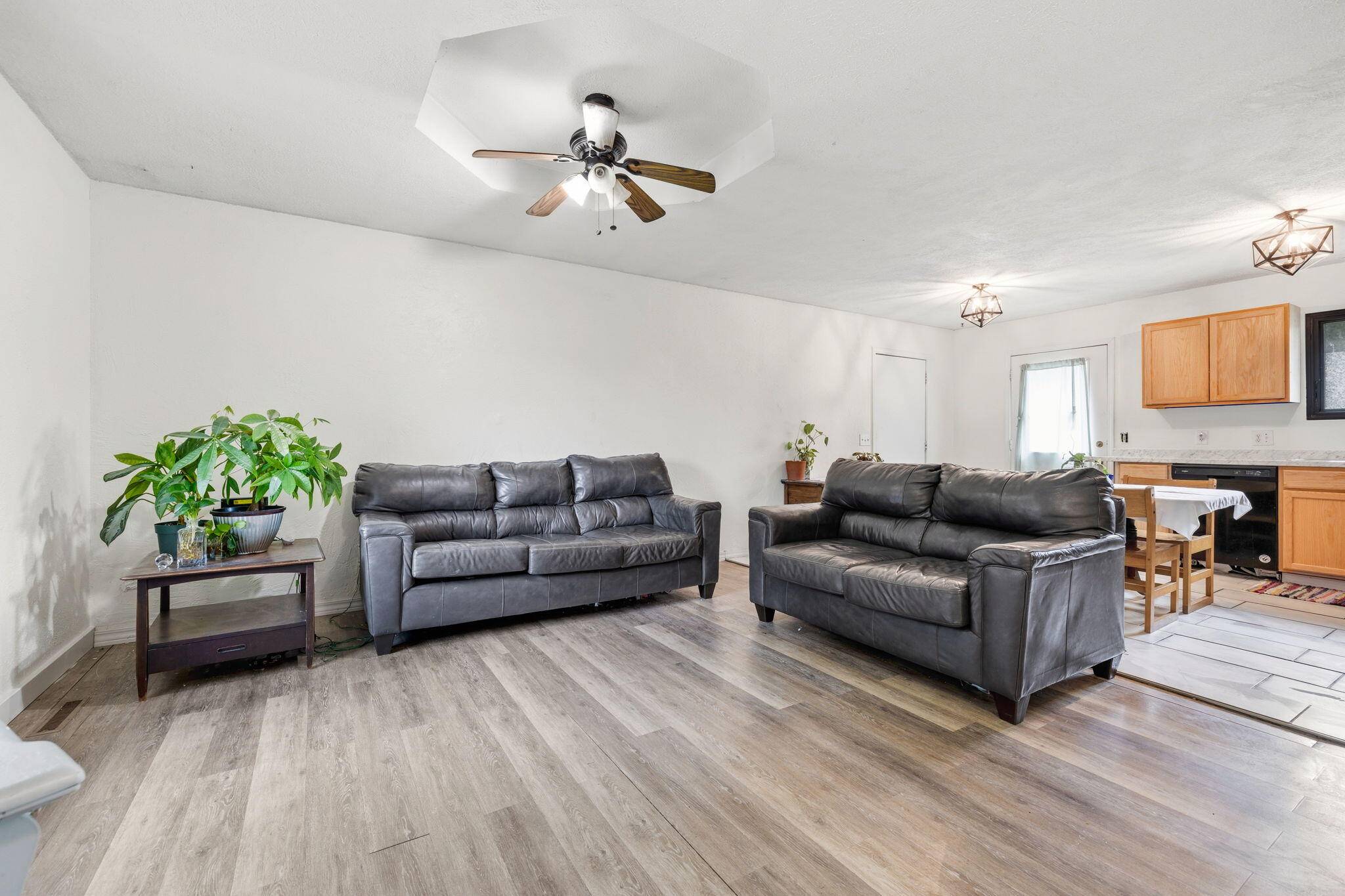 104 Maple ST, Clever, MO 65631