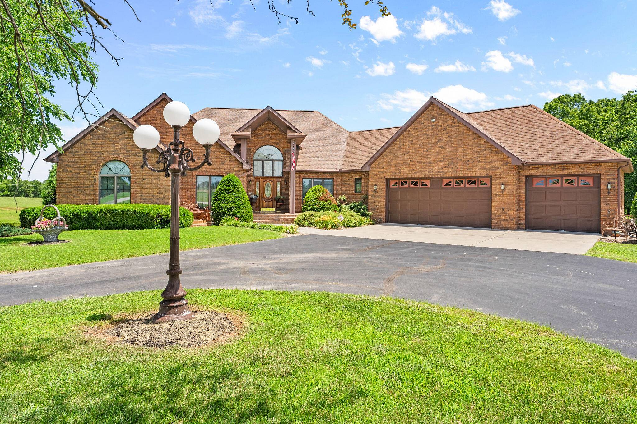 3160 Johns Ford RD, Rogersville, MO 65742