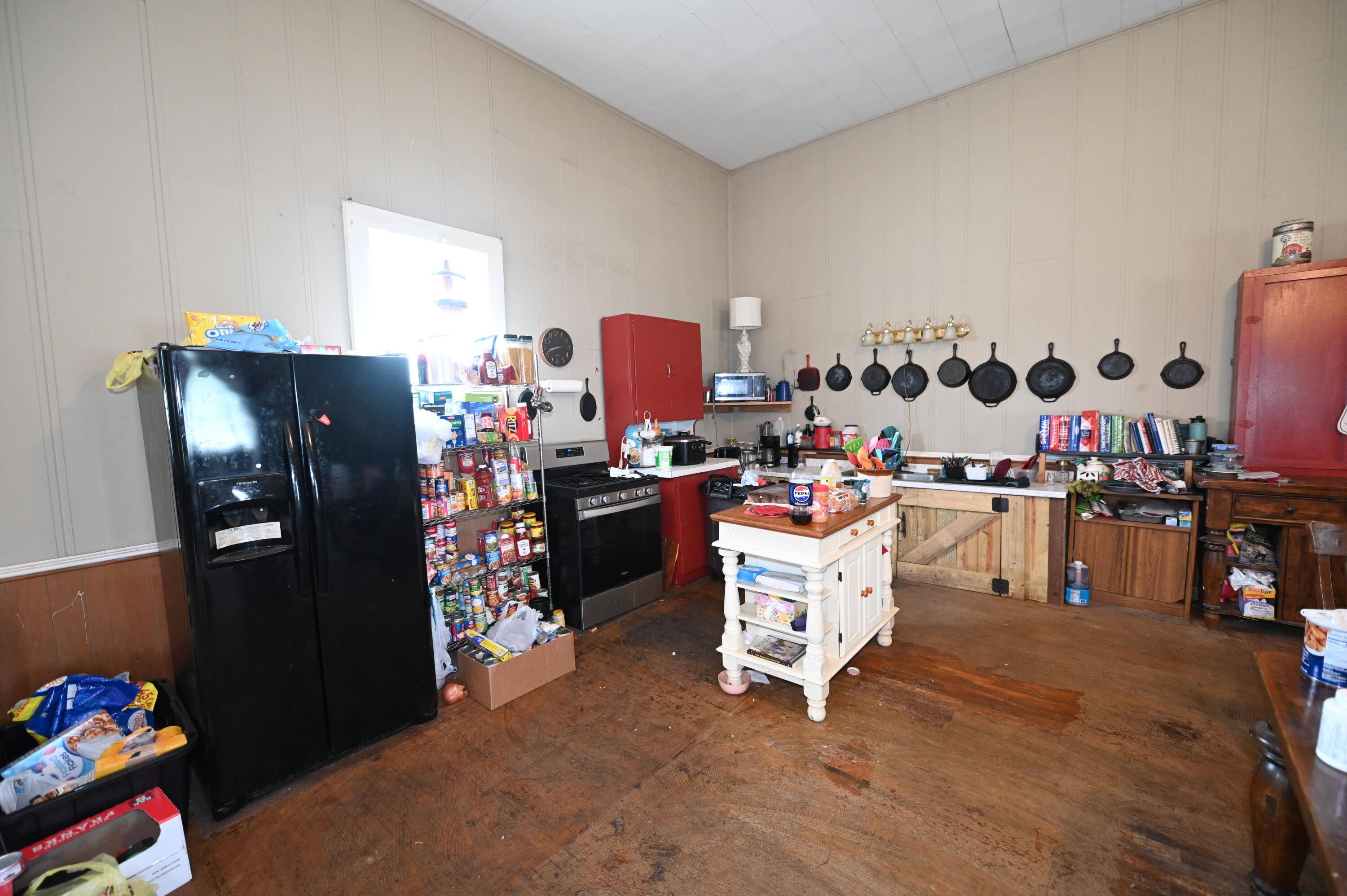 501 Mill ST, Golden City, MO 64748