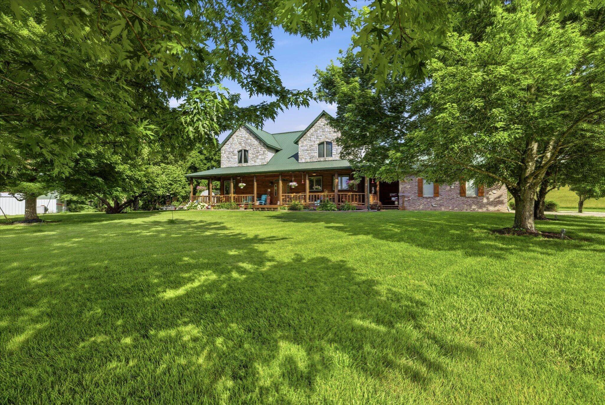 1545 Sand Hill LN, Fordland, MO 65652