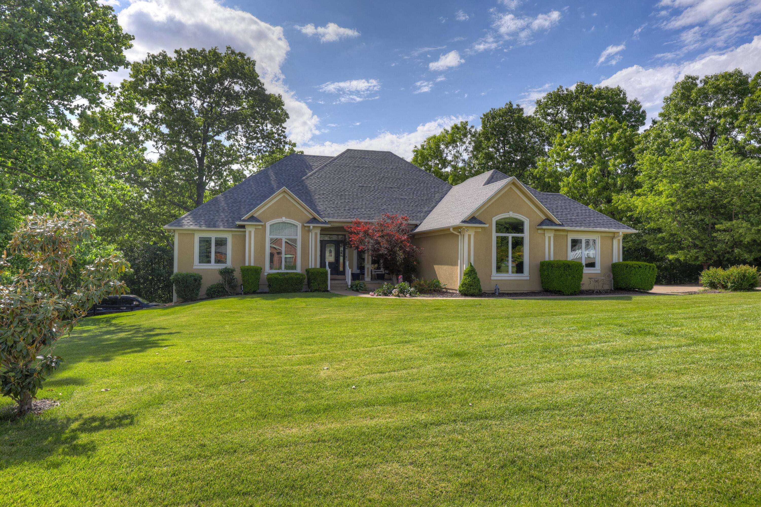 3 Ridgewood CT, Joplin, MO 64804
