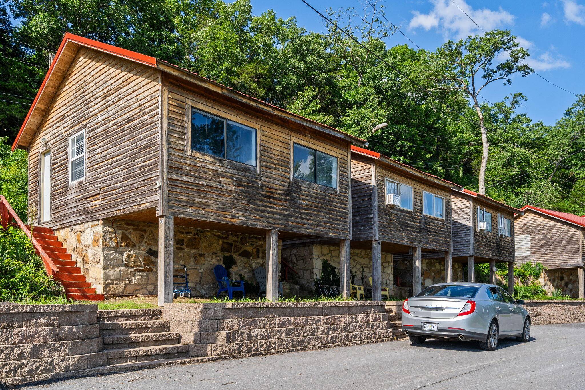 261 Cedar Point RD #Cabins 1,2,3, Forsyth, MO 65653