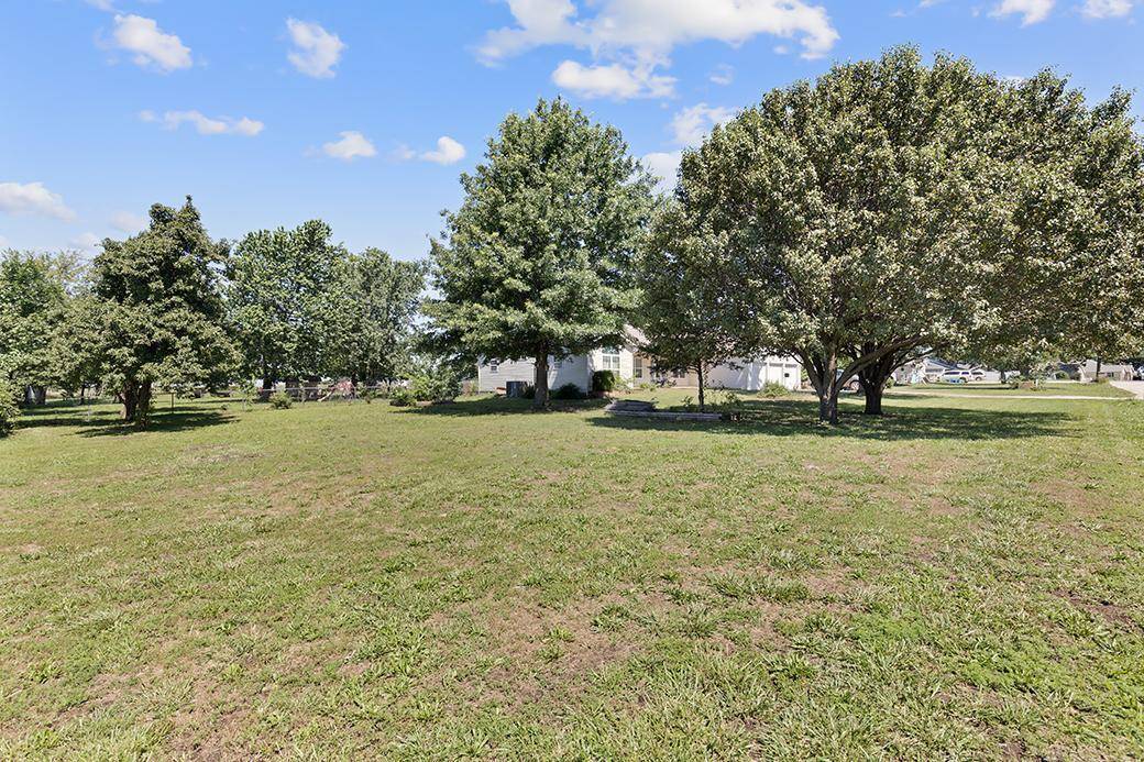 2200 S Crestview DR, Joplin, MO 64804