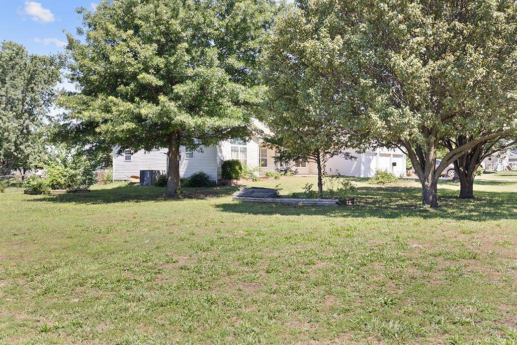 2200 S Crestview DR, Joplin, MO 64804