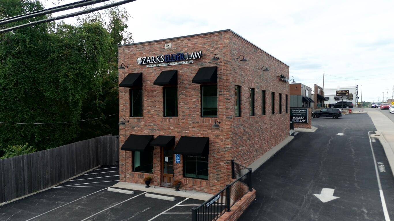 105 S 3rd ST, Ozark, MO 65721