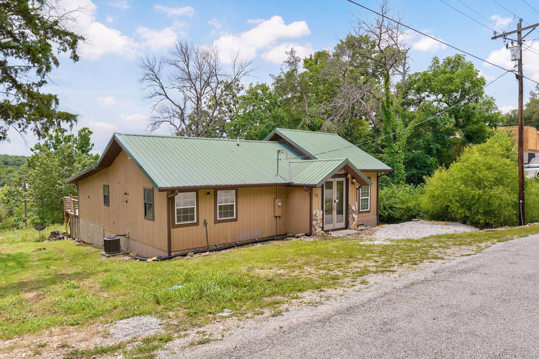 30 Timeline RD, Lampe, MO 65681
