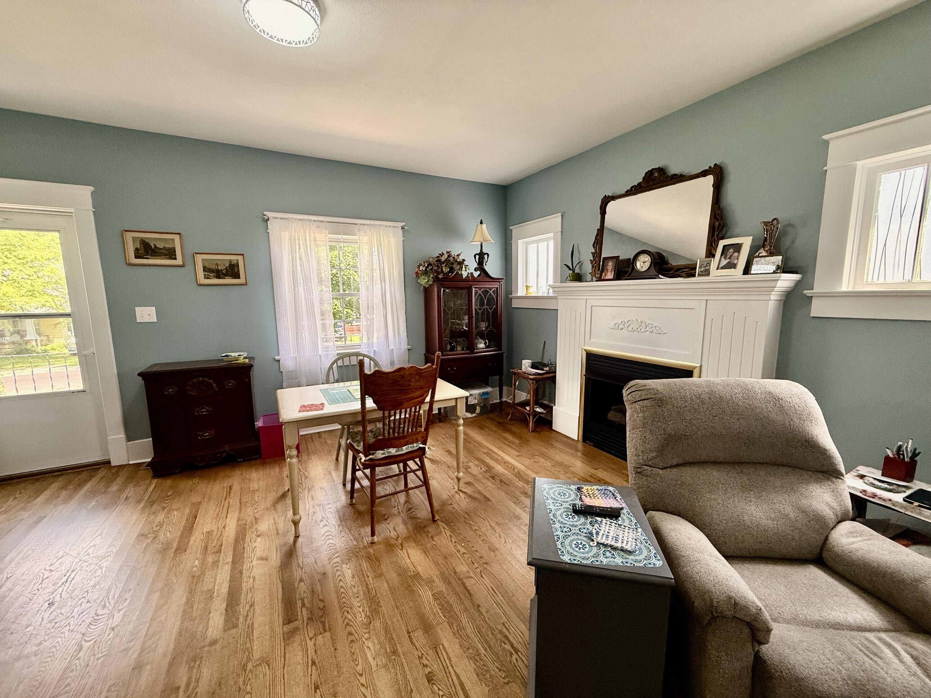 615 N Maple AVE, Mountain Grove, MO 65711
