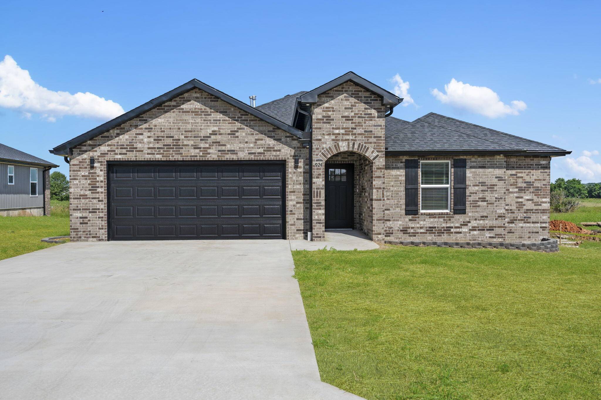 512 S Fiske ST, Marionville, MO 65705