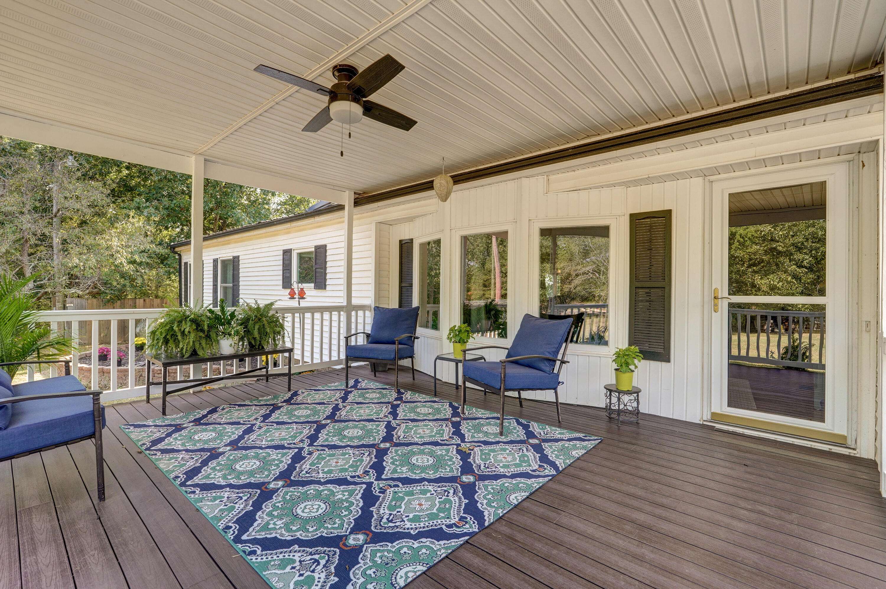 251-D Holly LN, Galena, MO 65656