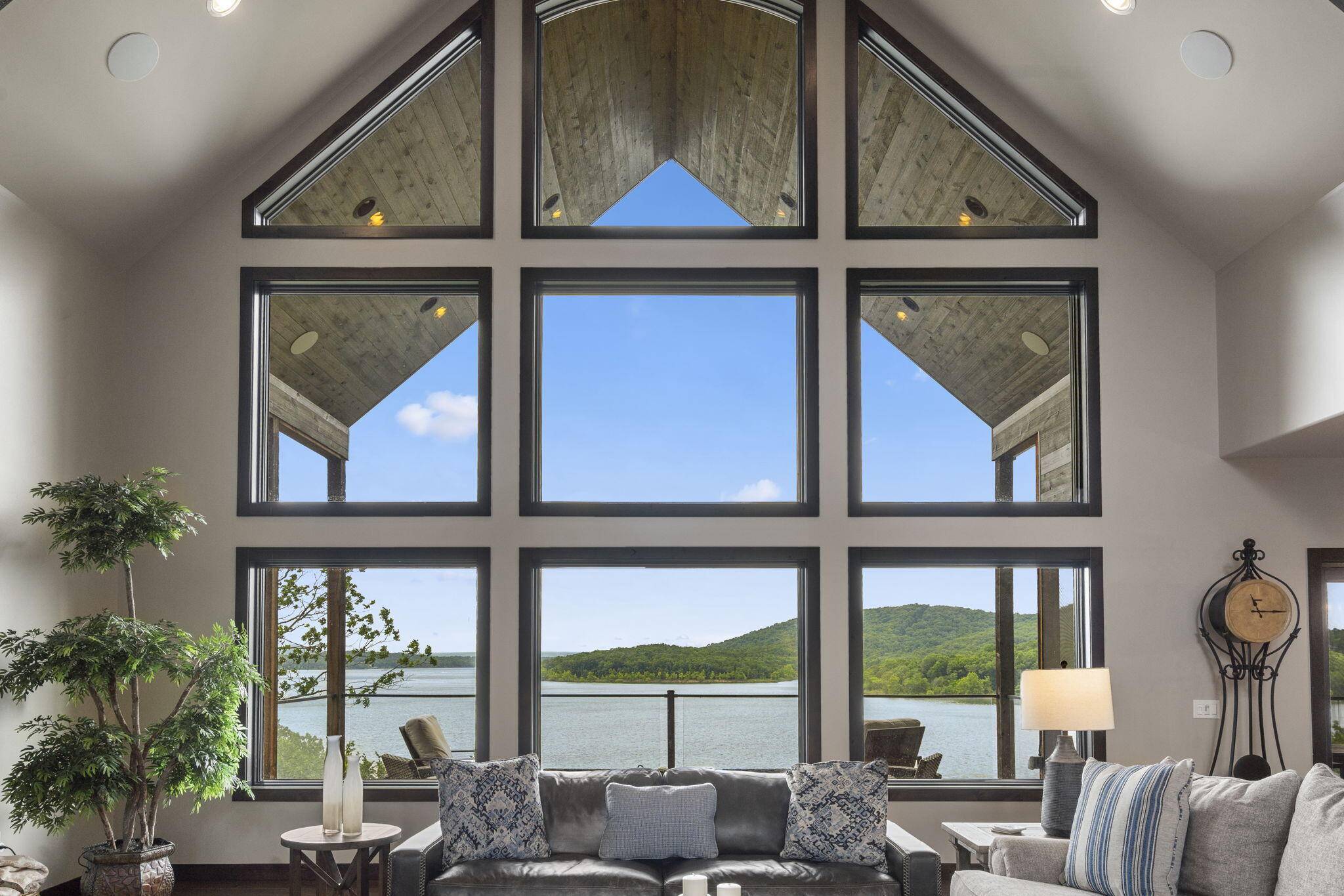 894 Discovery Bay DR, Shell Knob, MO 65747