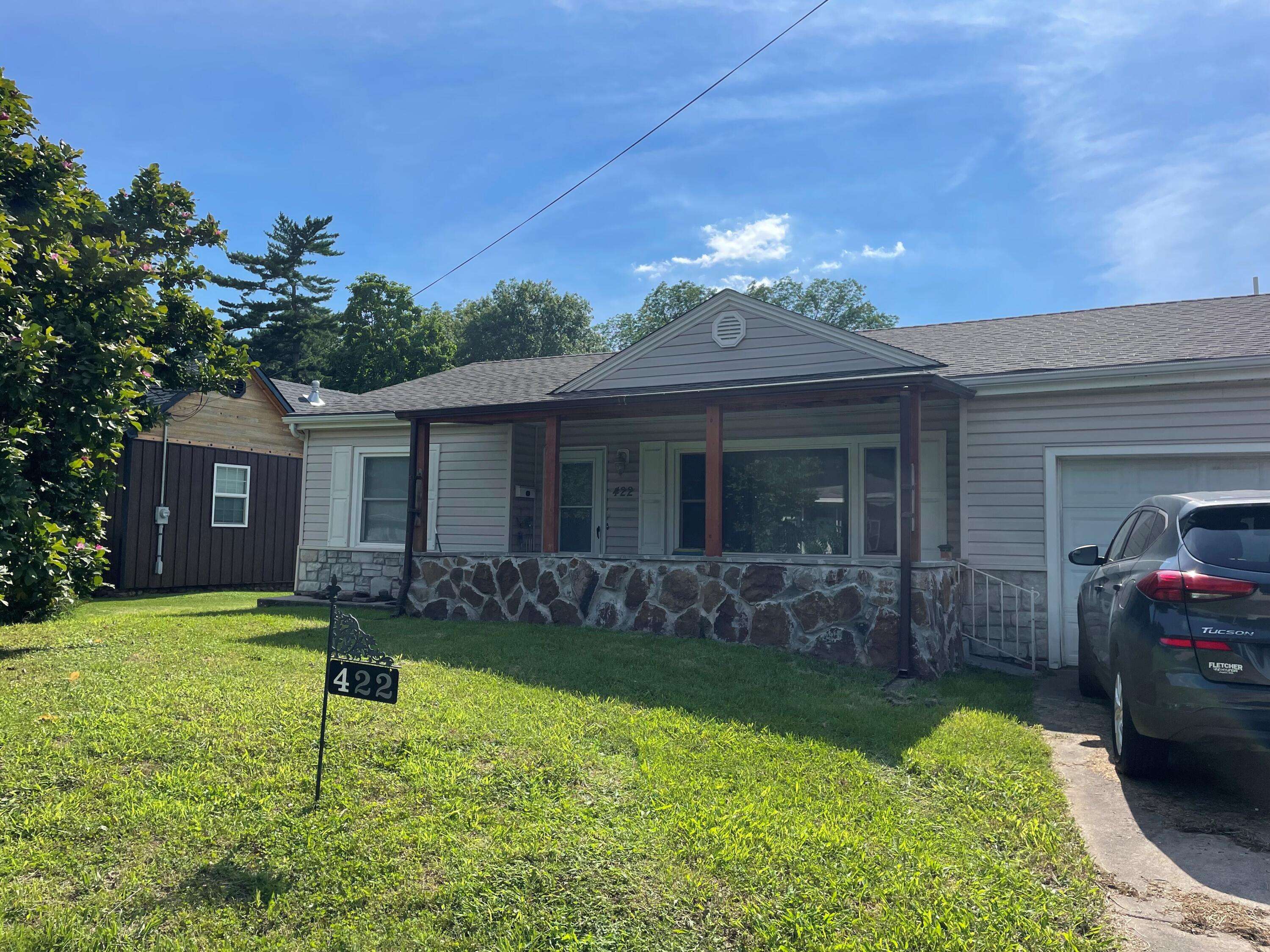 422 Freeman RD, Neosho, MO 64850