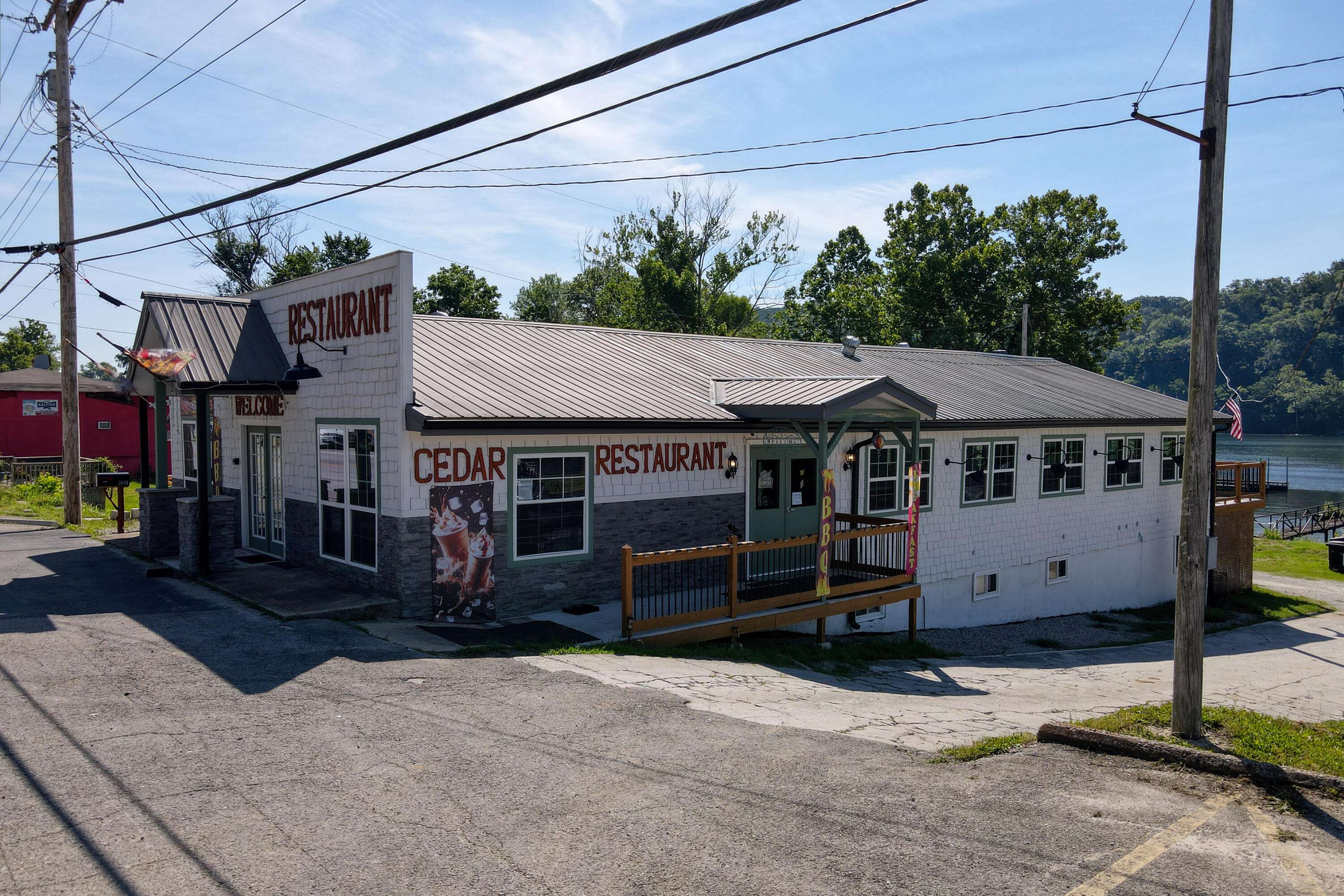 2683 State Hwy 176, Rockaway Beach, MO 65740