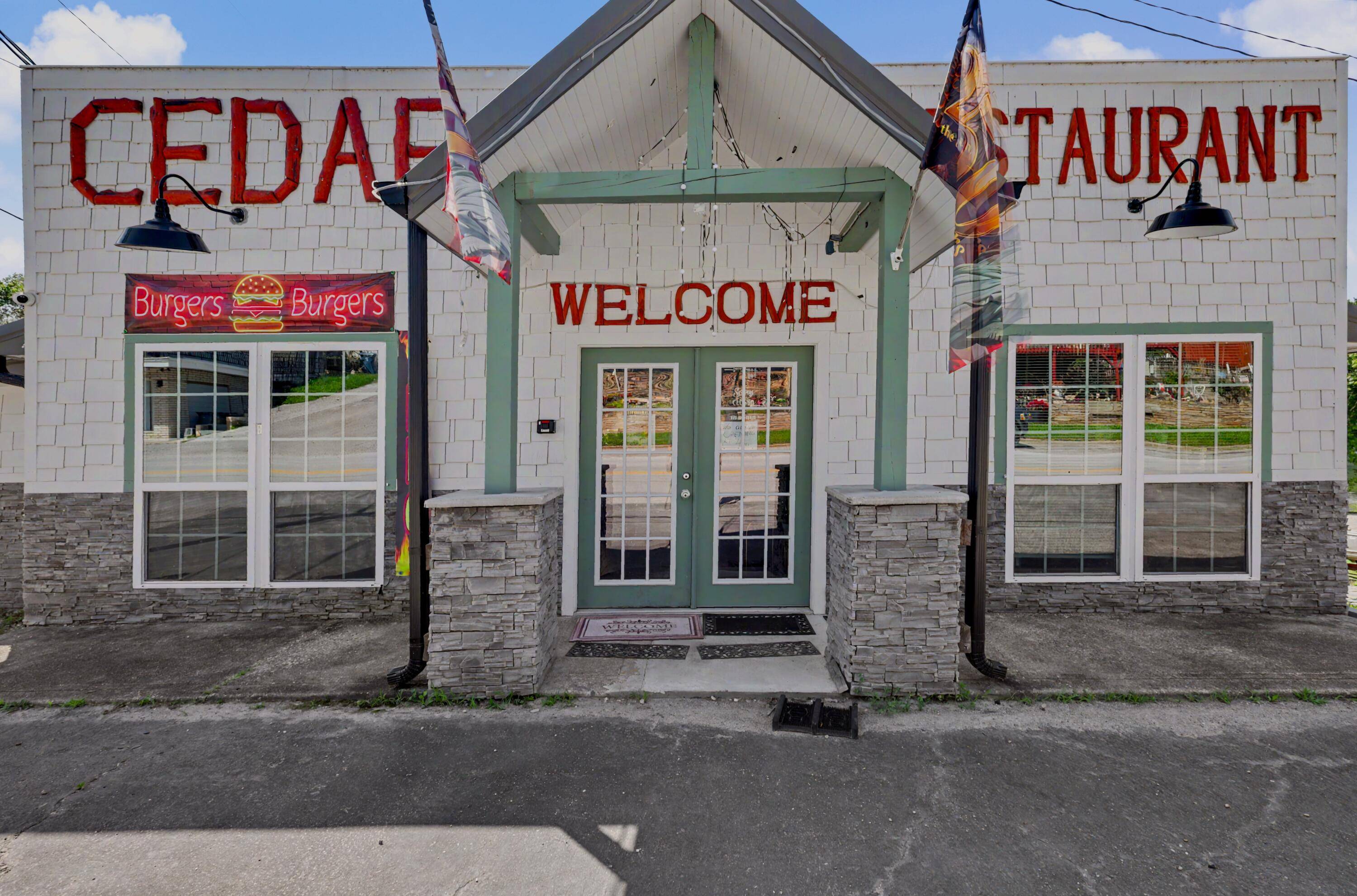 2683 State Hwy 176, Rockaway Beach, MO 65740