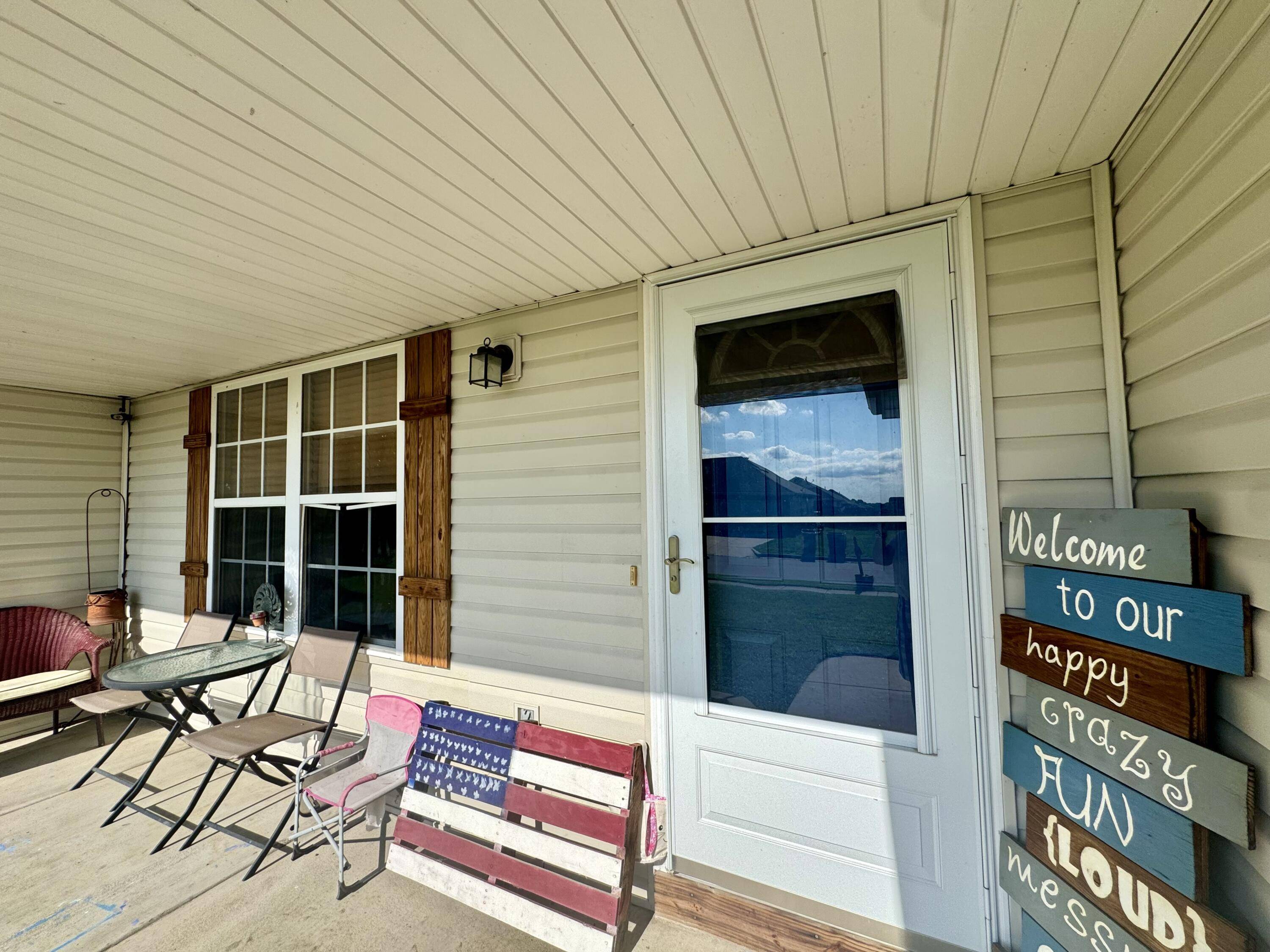 206 Spruce AVE, Clever, MO 65631