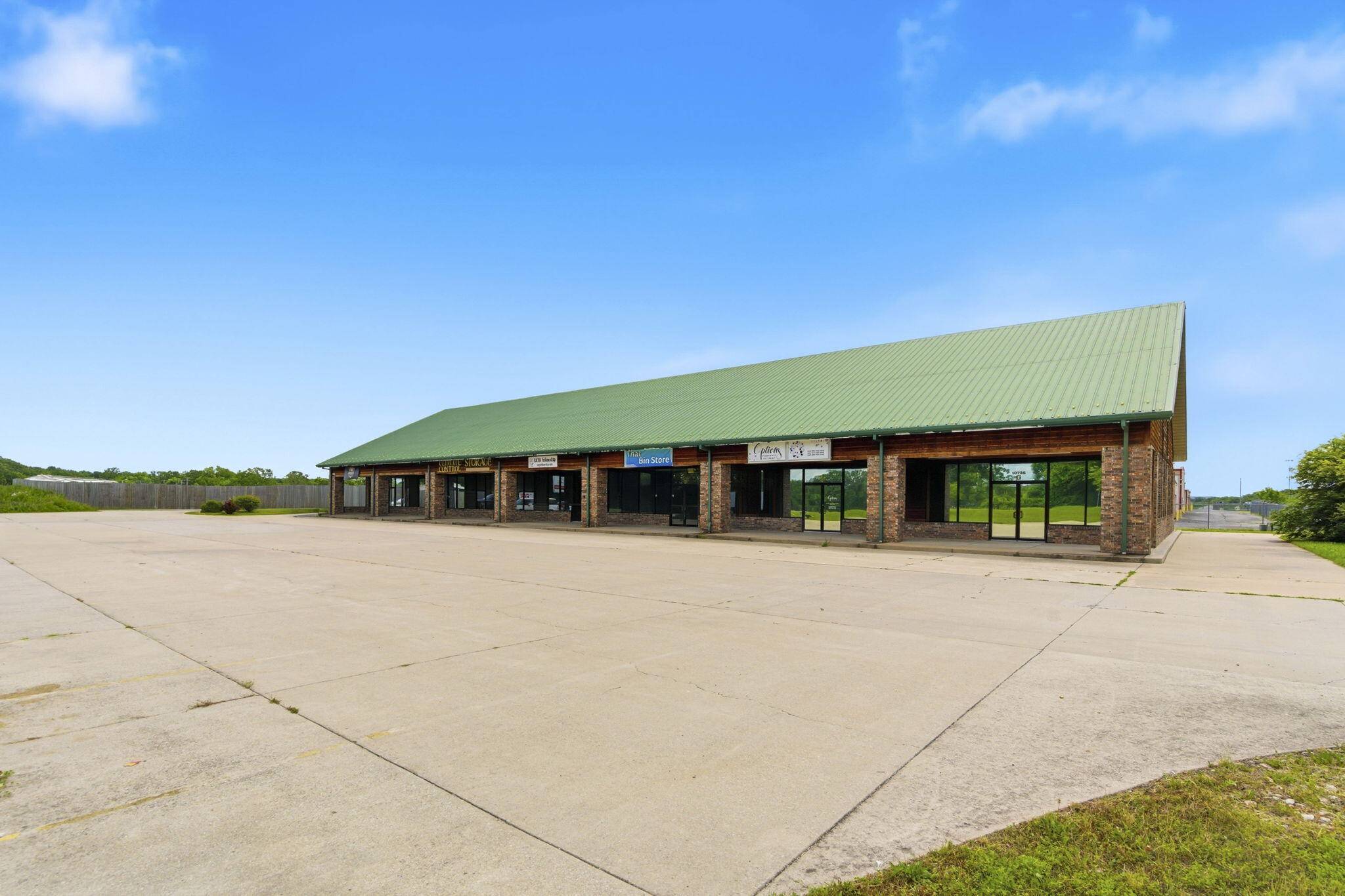 10726 E State Highway 76, Forsyth, MO 65653