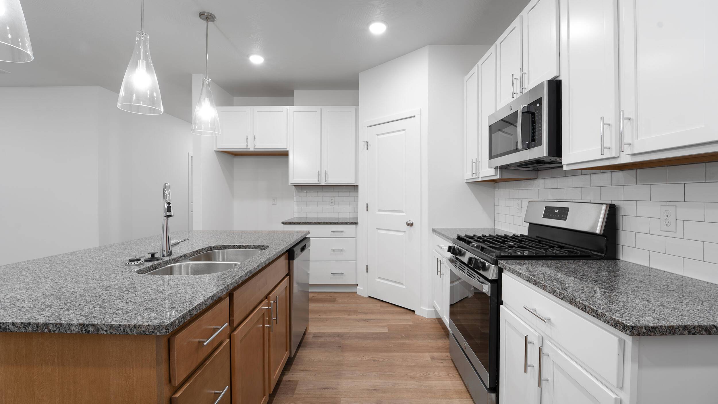 857 S Orchard WAY, Springfield, MO 65802