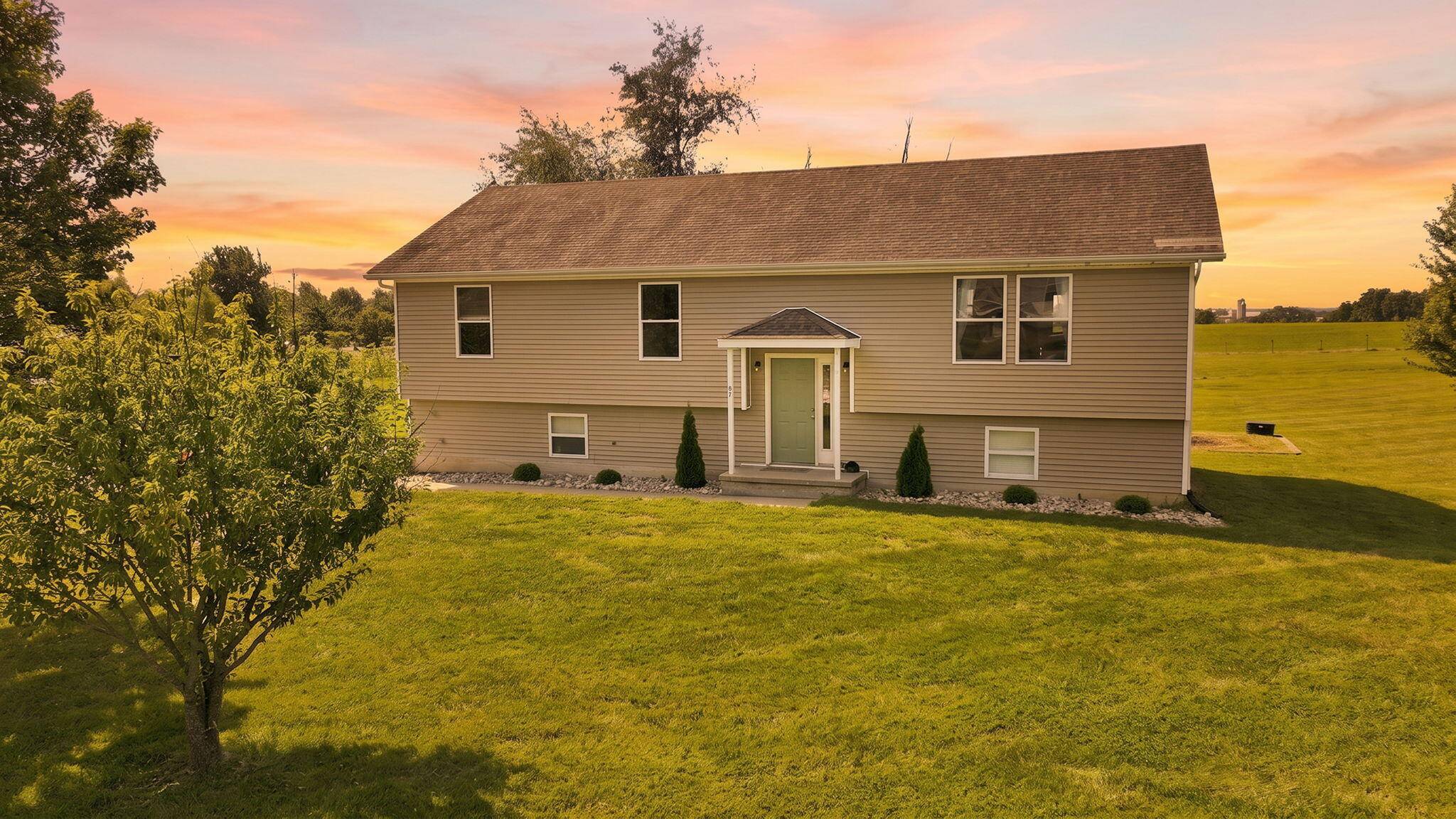 67 Broadview DR, Marshfield, MO 65706