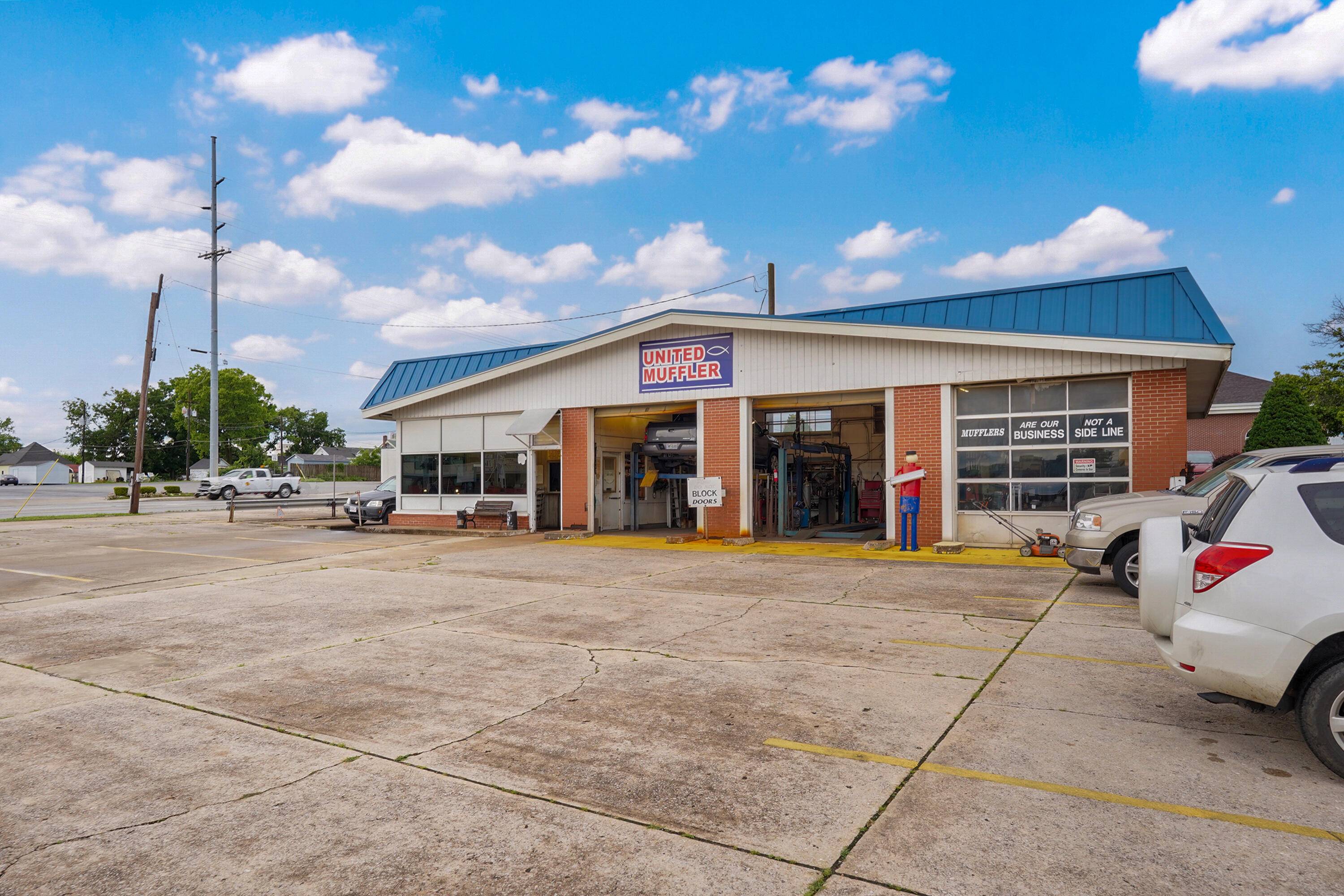 328 W Central AVE, Carthage, MO 64836